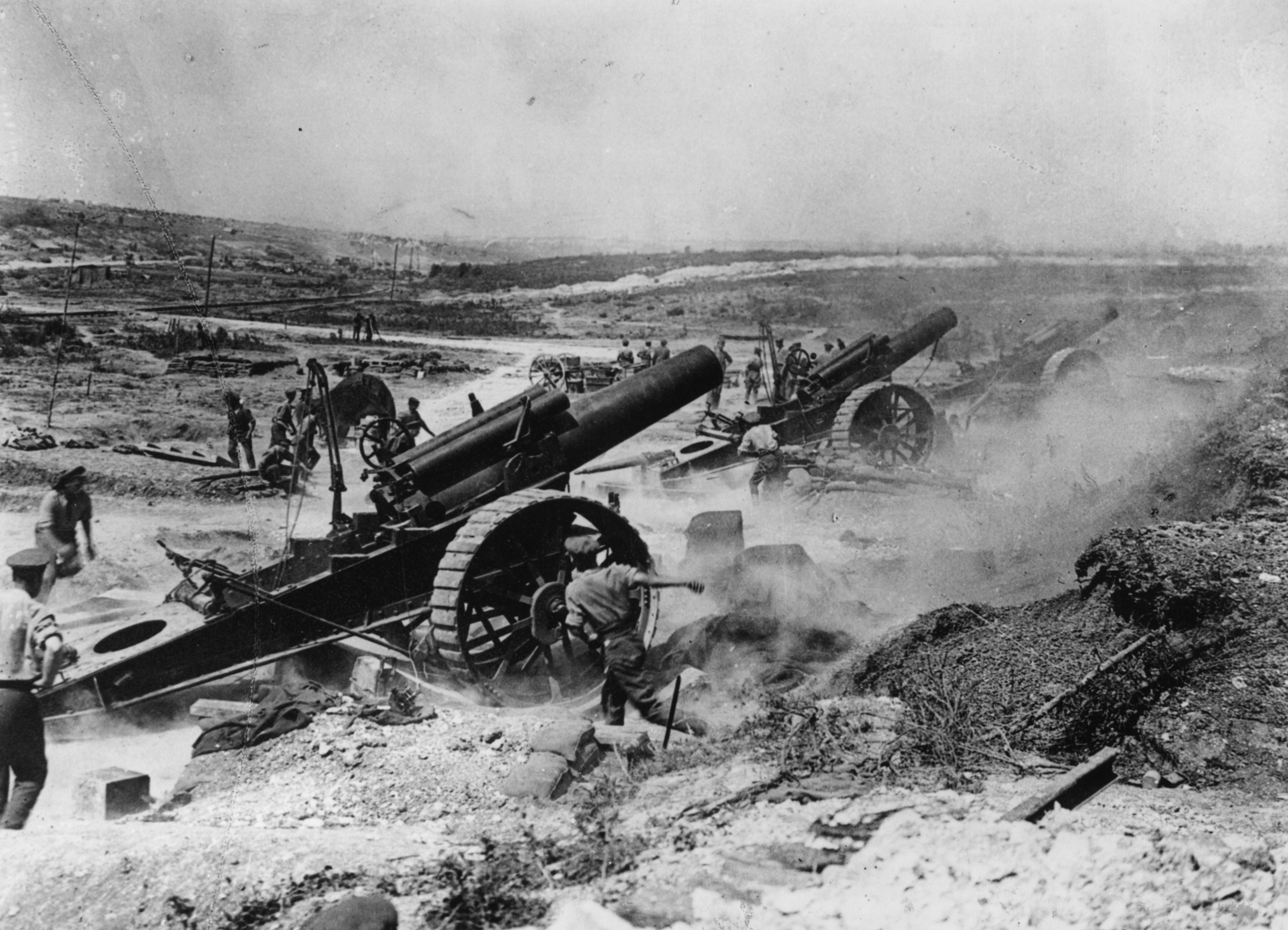 Most First World War artillery was zonal with the crews firing shells from a static position