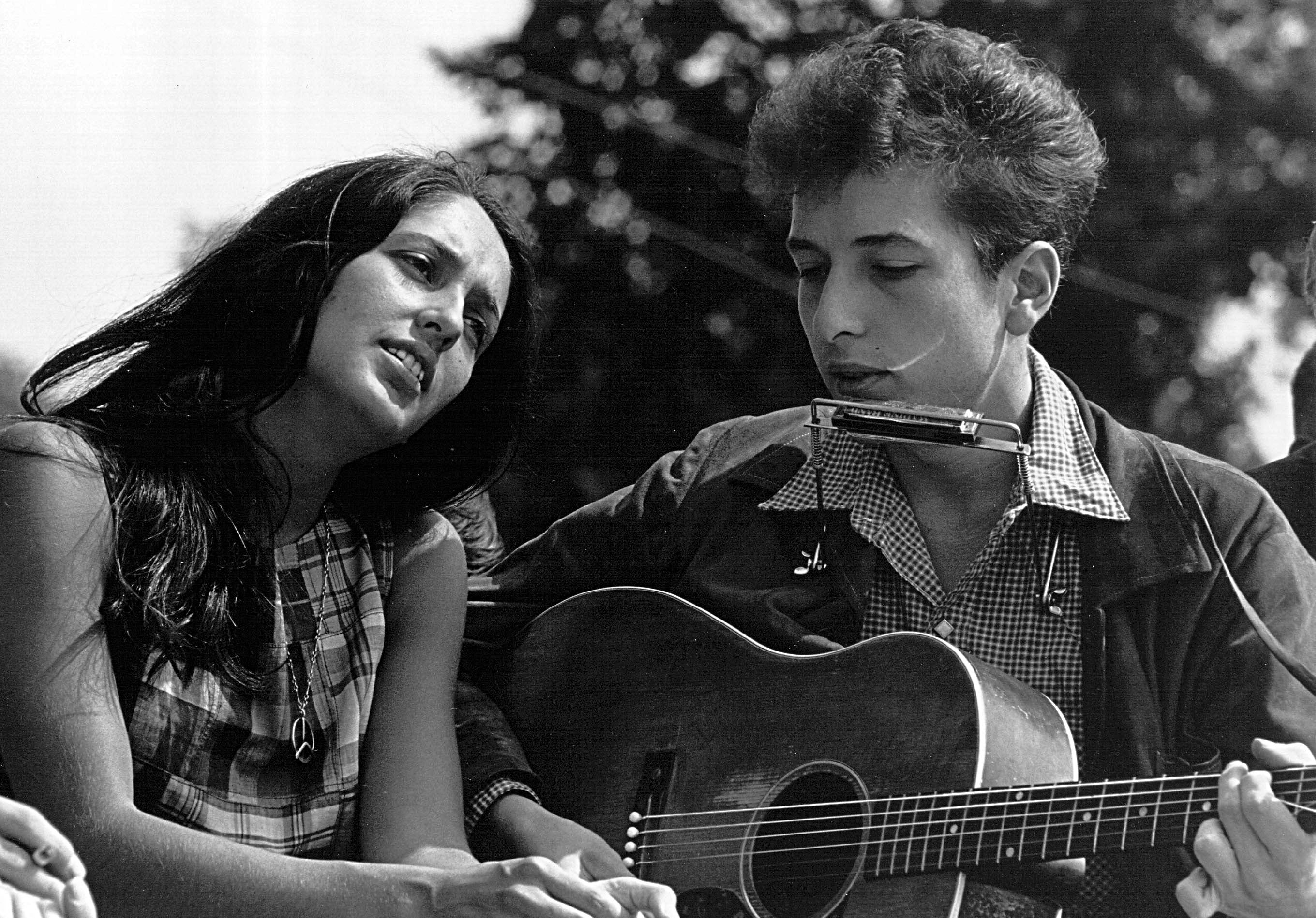 Joan Baez and Bob Dylan in 1963 aged 22