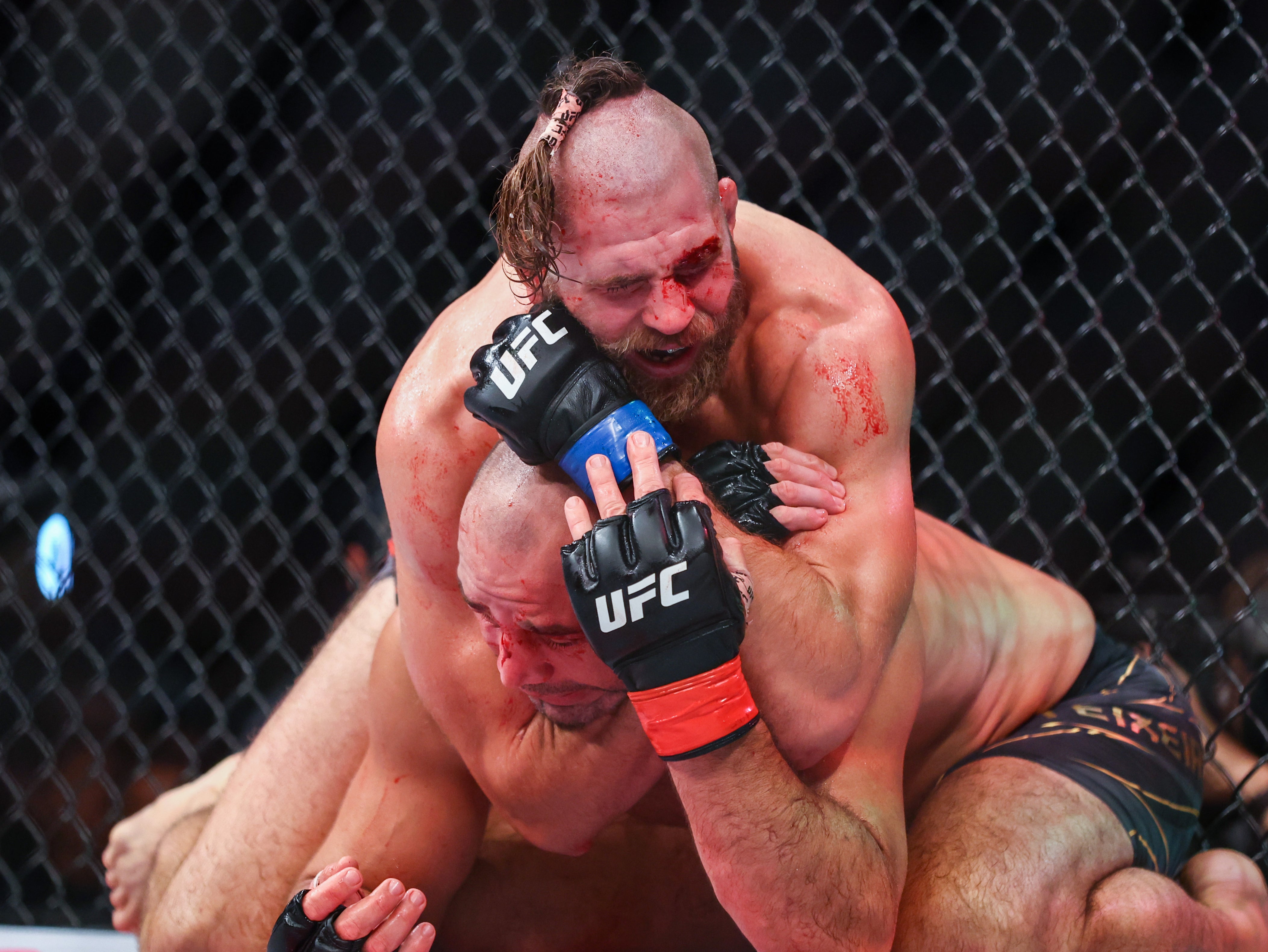 Jiri Prochazka (top) winning the light-heavyweight title from Glover Teixeira in 2022