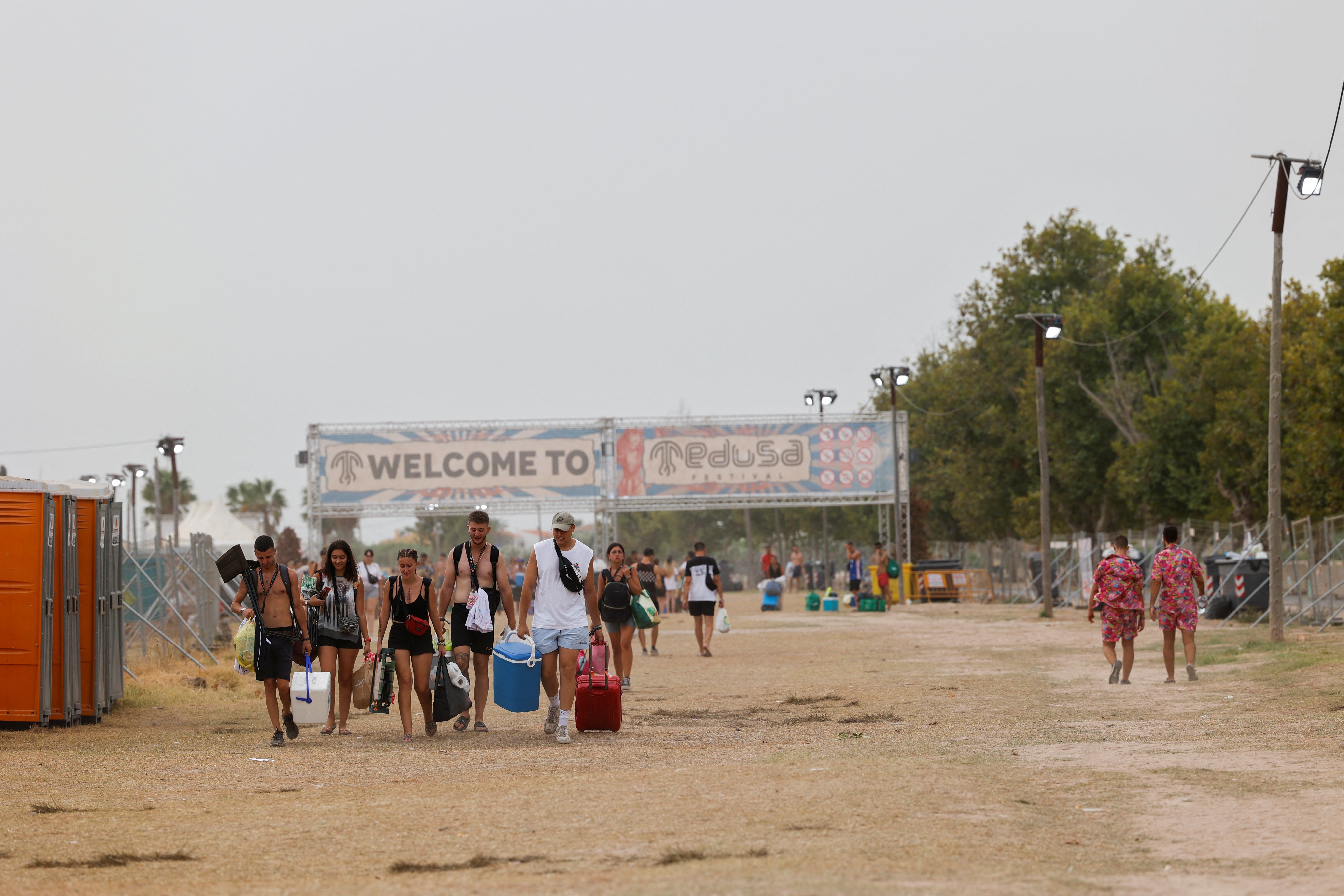 Strong winds affected the festival, causing attendees to flee early