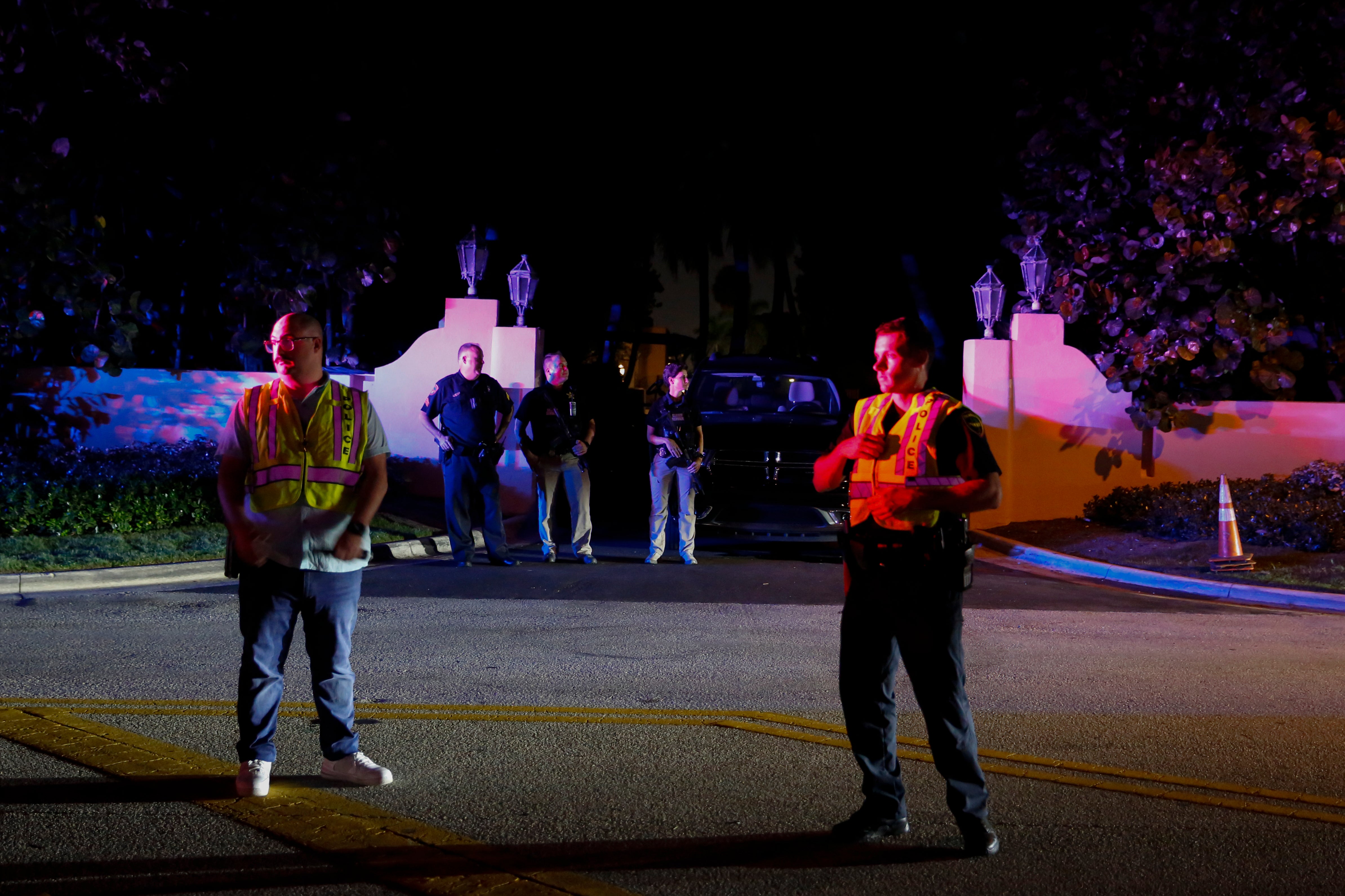 Secret Service and Palm Beach police are seen at Mar-a-Lago during raid on the home of former President Donald Trump