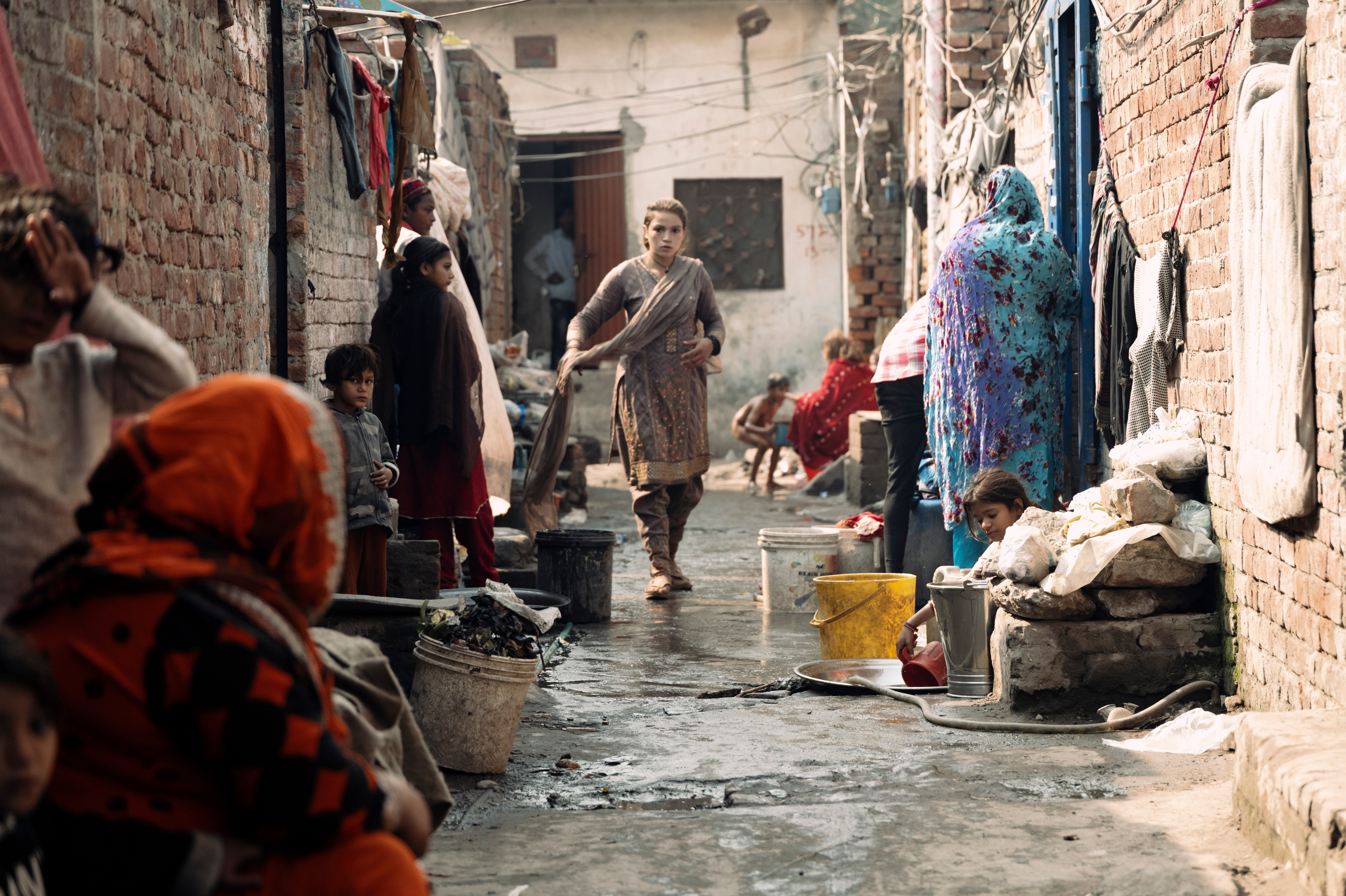 The railroad slums of Shahdara