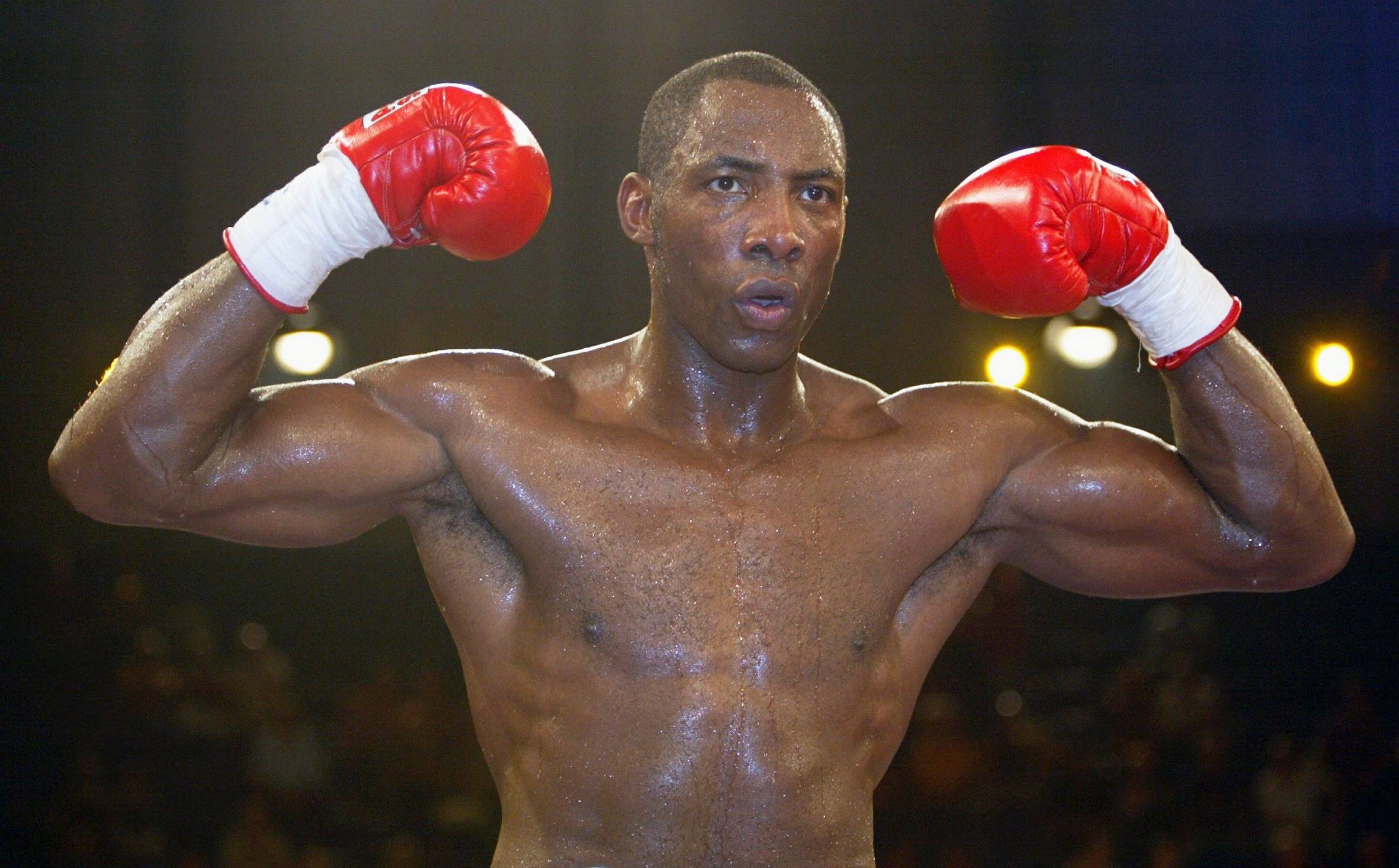 Johnny Nelson, na obrázku zde v roce 2004, zůstává nejdelším mistrem světa v křižníku vůbec