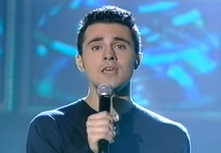 Danesh singing ‘Whole Again’ on ‘Pop Idol’