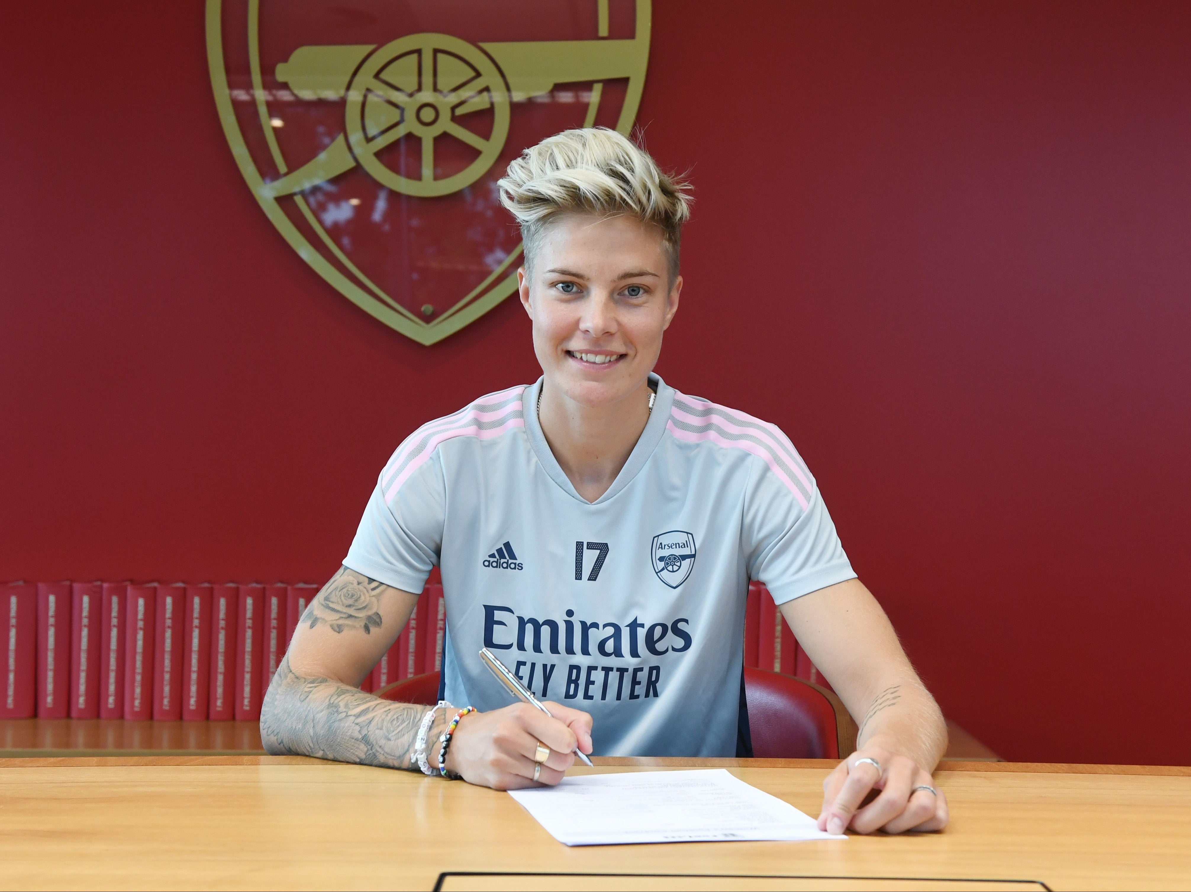 Hurtig becomes the second summer signing for the Gunners