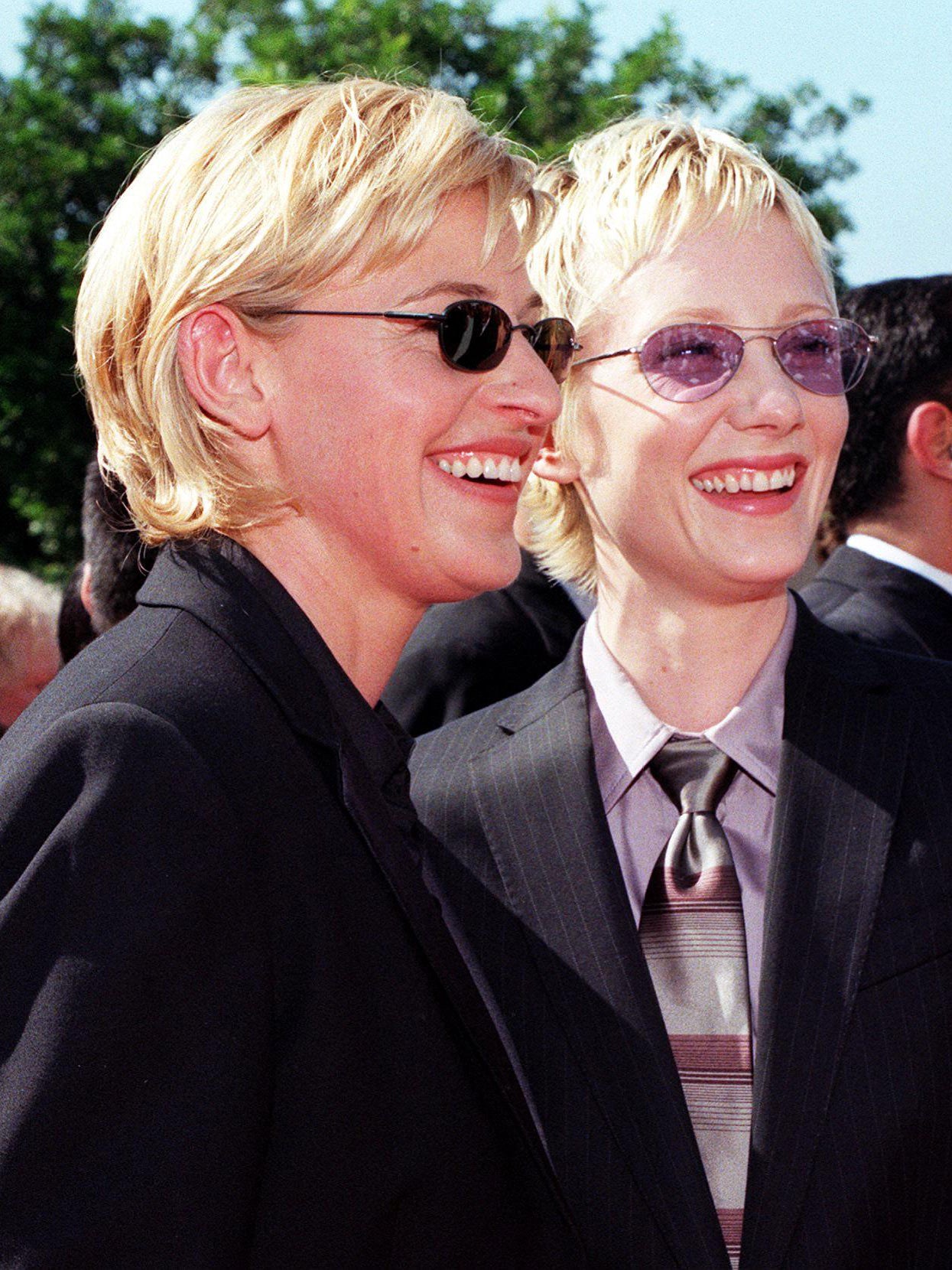 Heche with DeGeneres at the Emmys in 1998