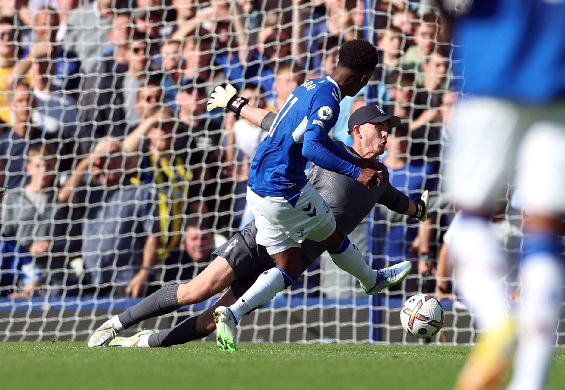 Everton’s Demarai Gray scores their equaliser