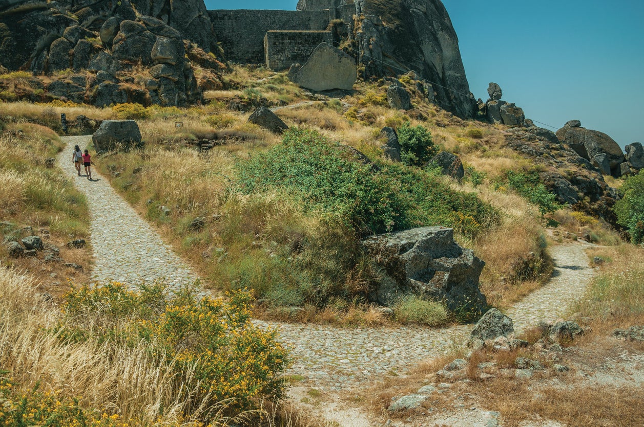 A walking trail up to Monsanto Castle