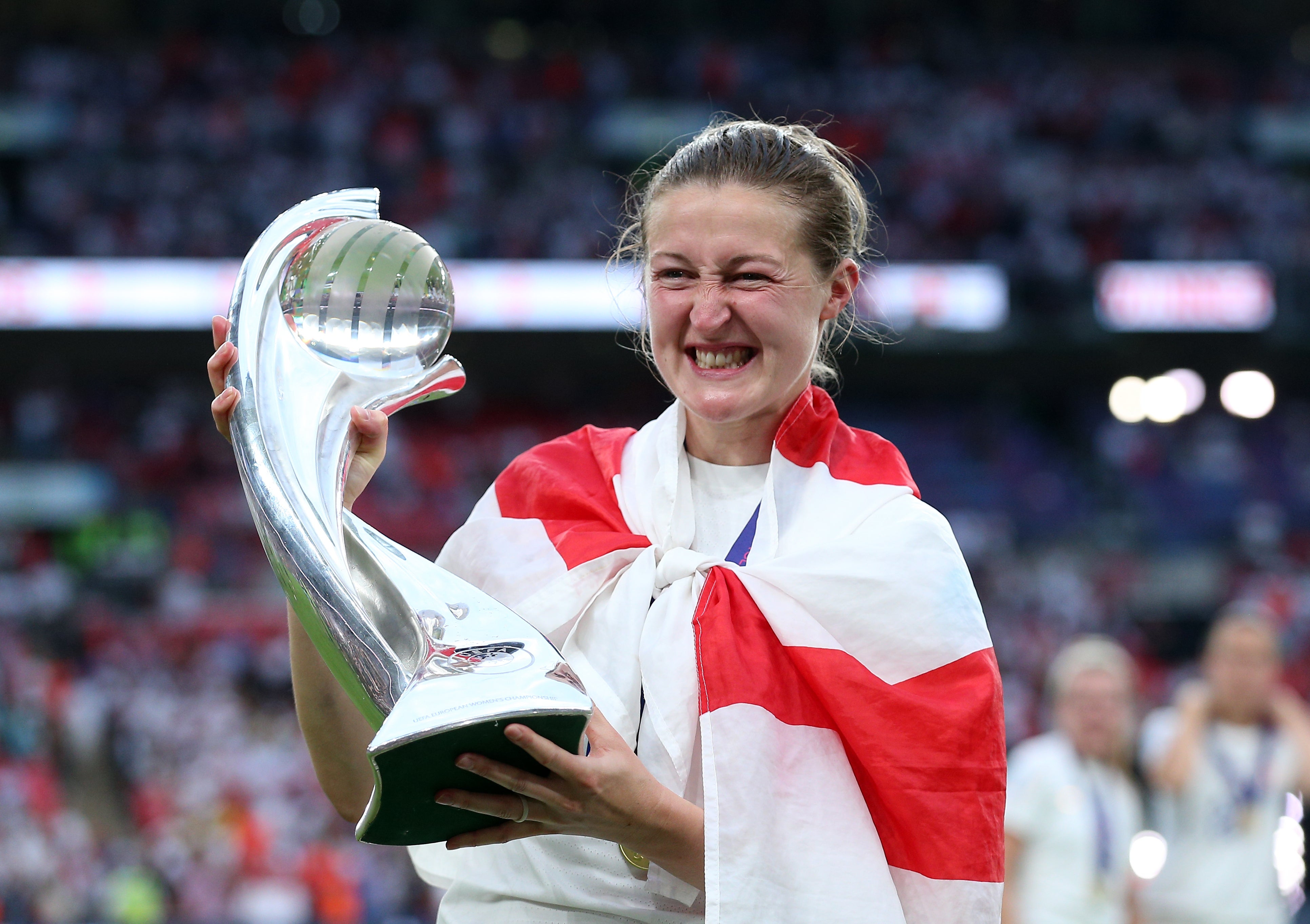 Ellen White with the Euro 2022 trophy (Nigel French/PA)