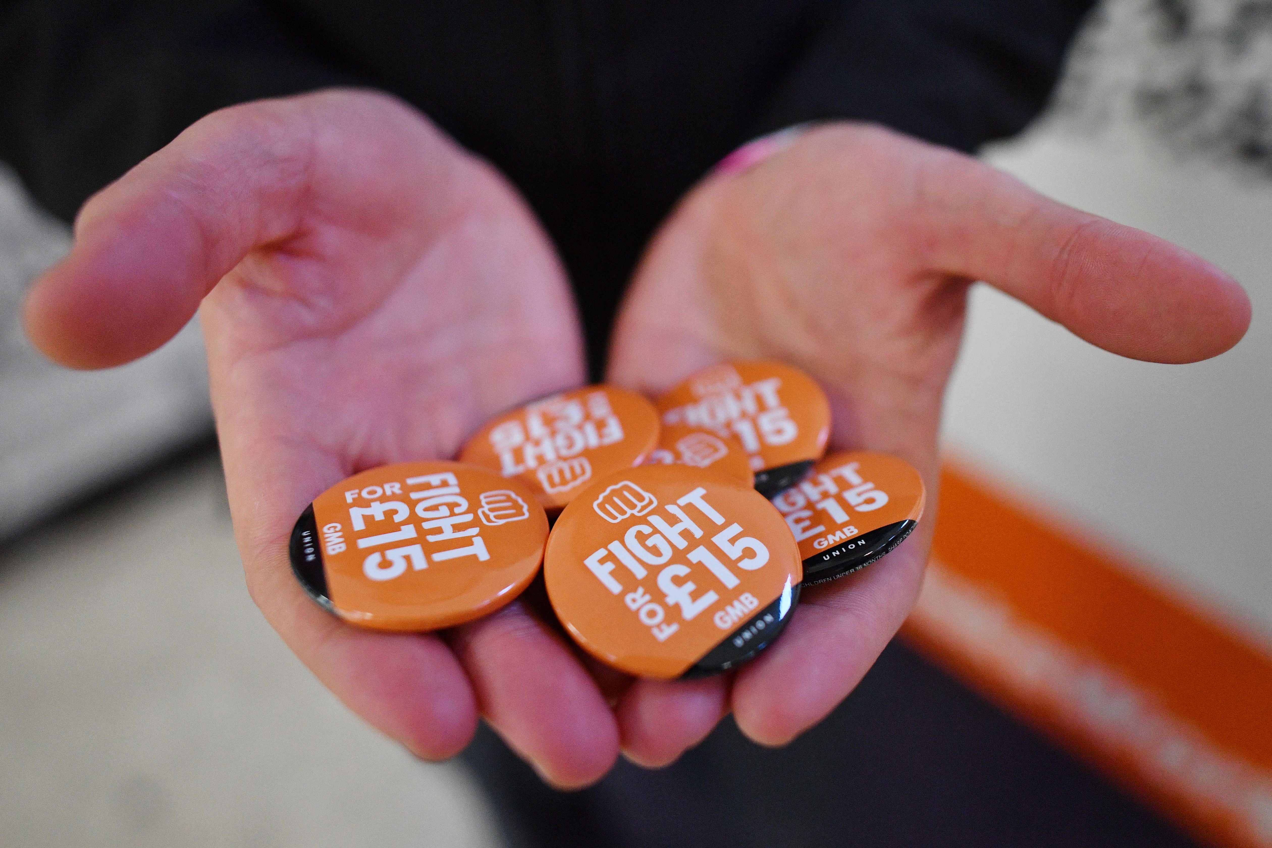 Cost of living news – live: Calls for £15 minimum wage as energy price cap to rise