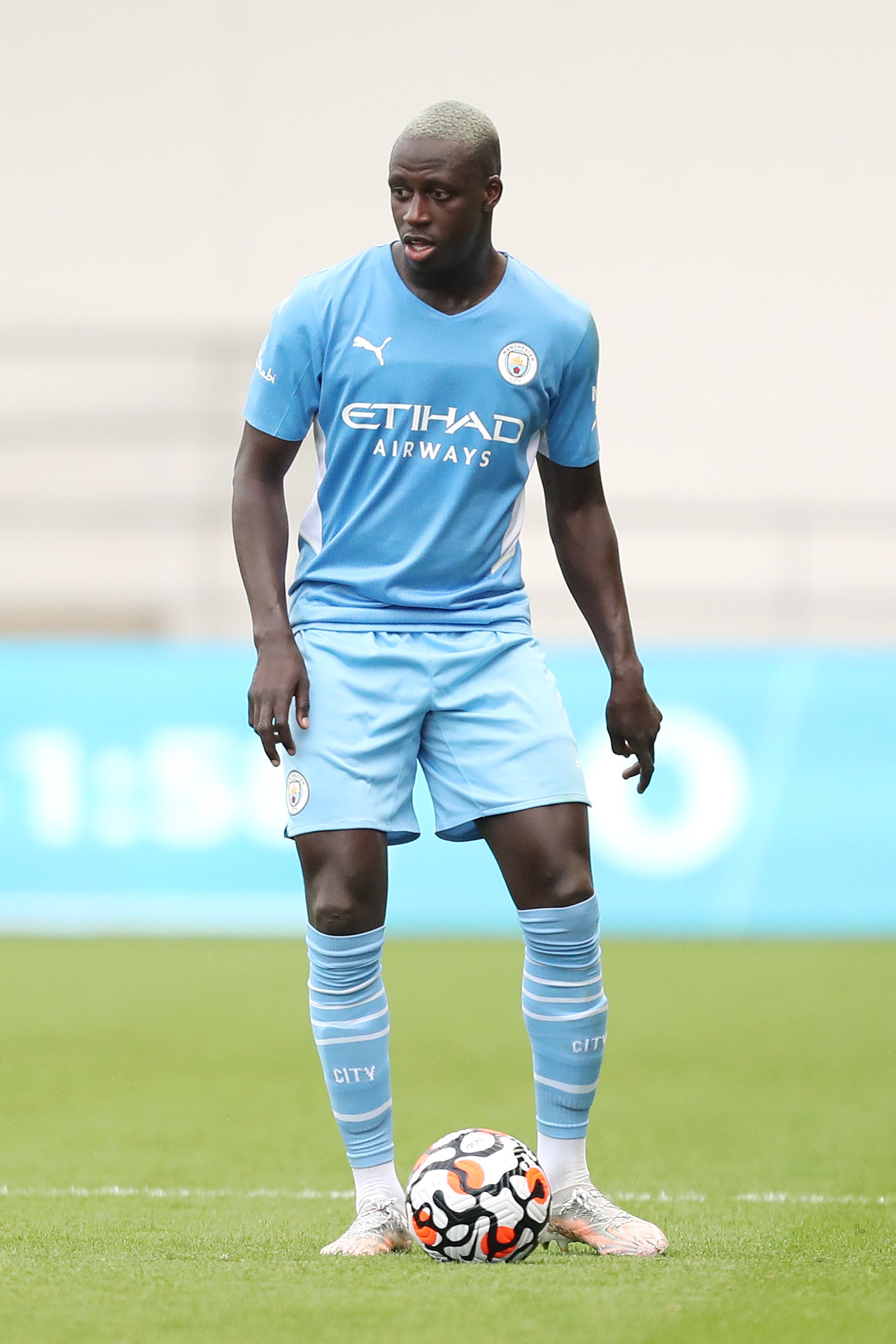 Mendy playing for Manchester City in 2021
