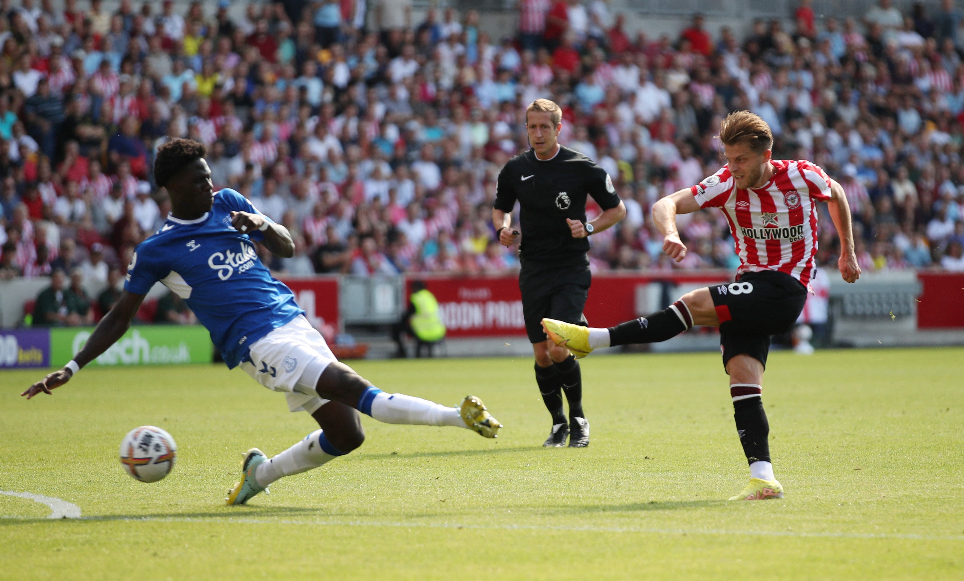 Mathias Jensen struck the post for Brentford