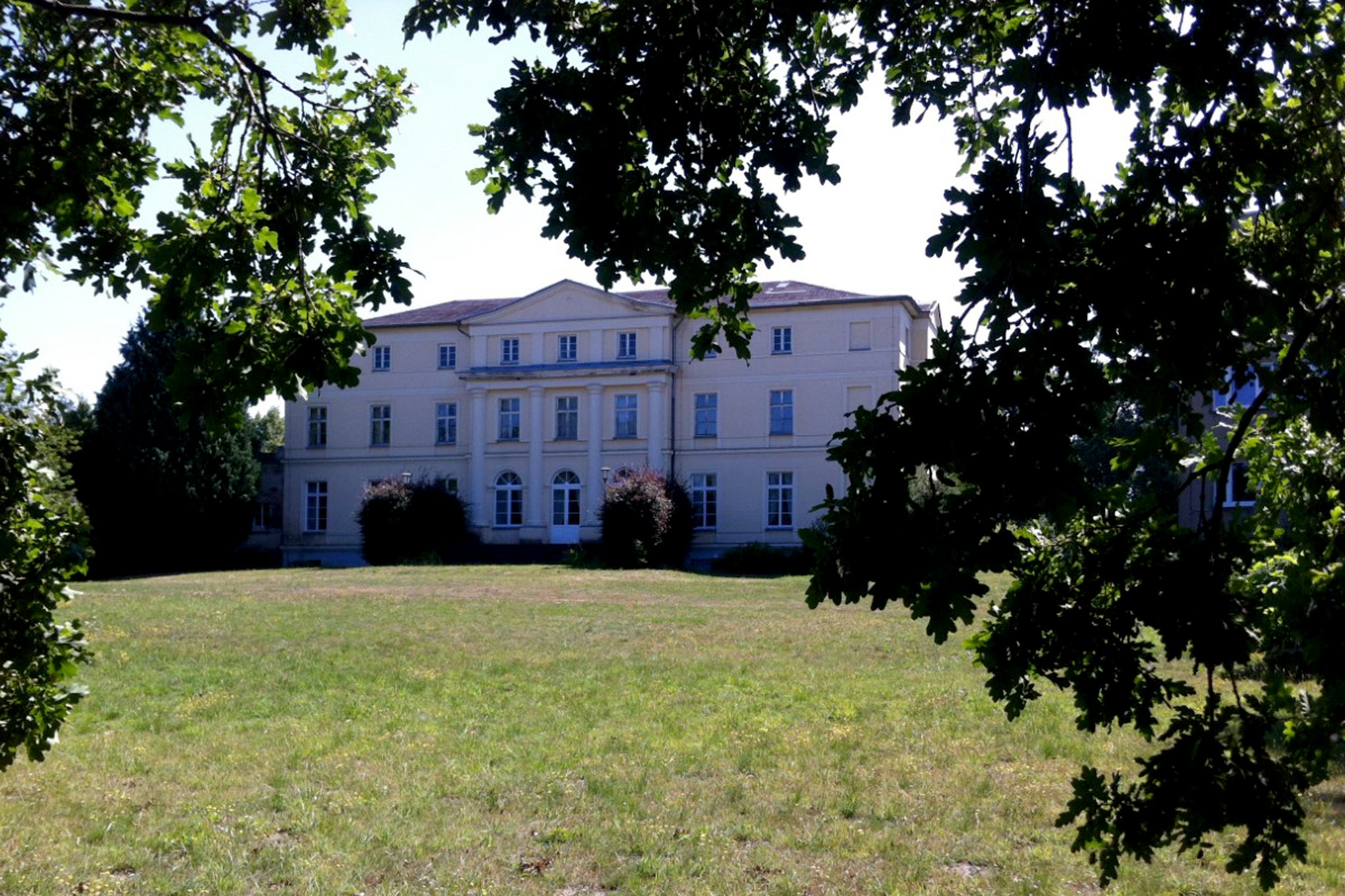 Schloss Zierow during a visit by William Cook