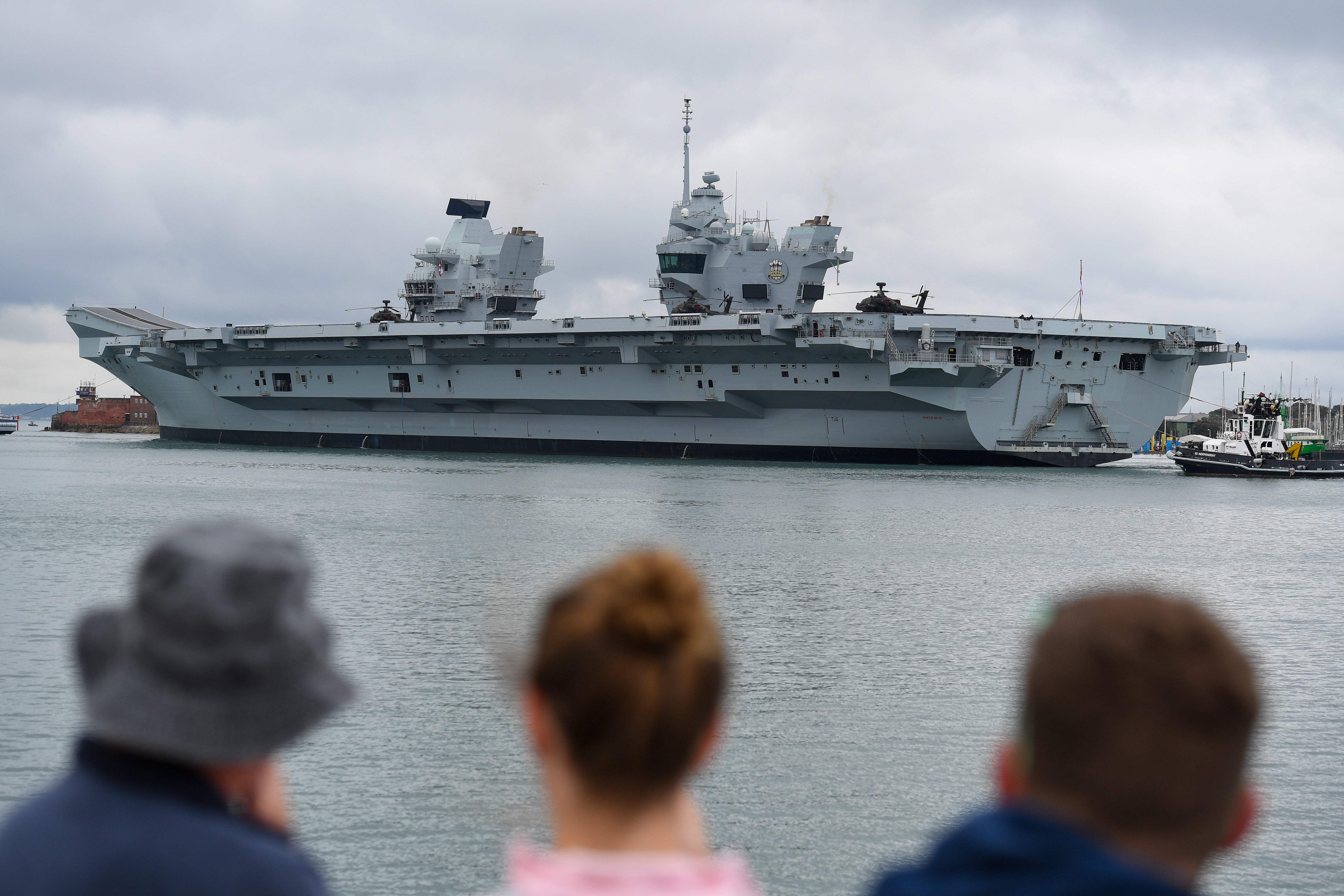 HMS Prince of Wales warship breaks down off south coast after setting out on ‘landmark mission’ to US