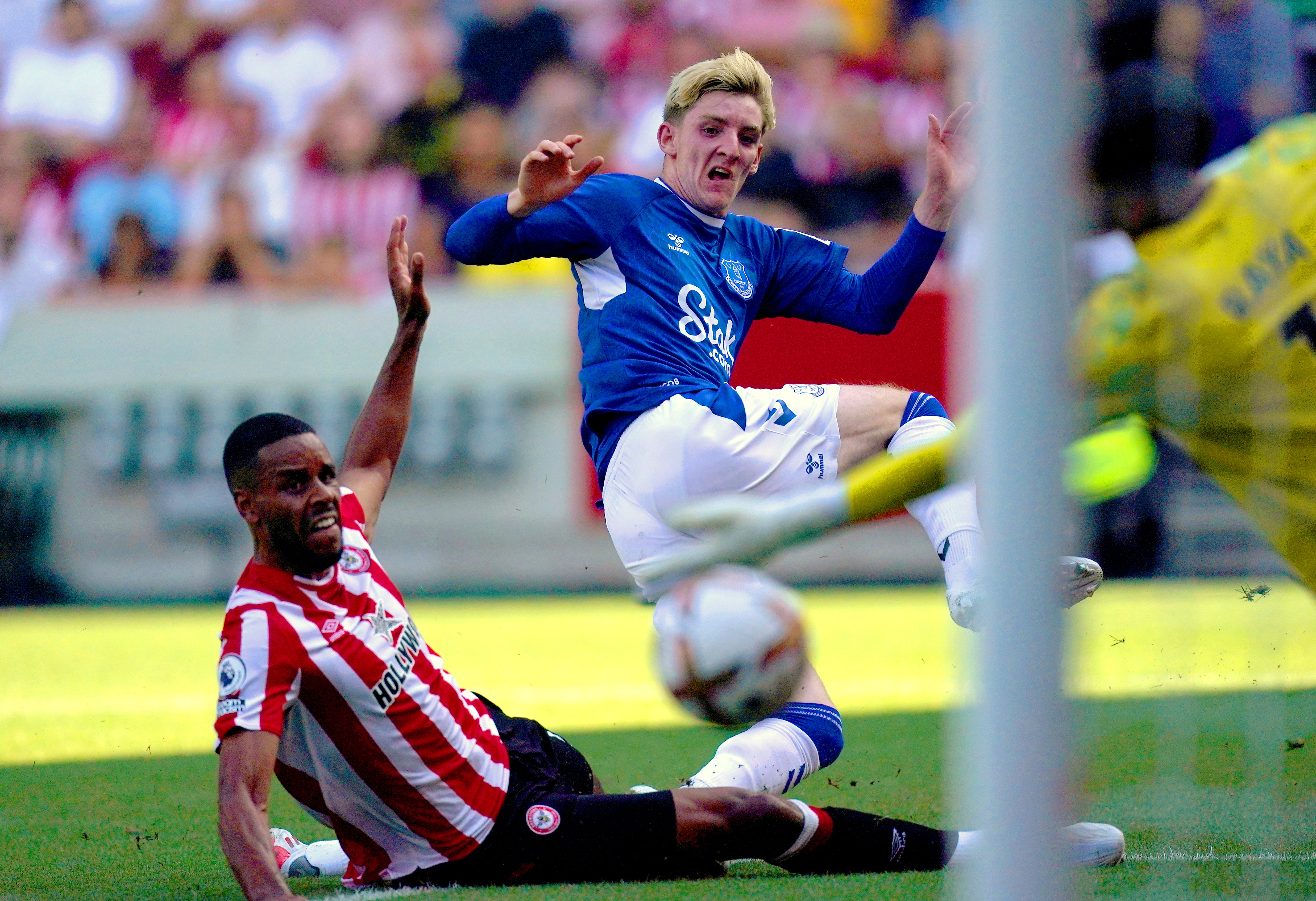 Everton’s Anthony Gordon scores his first goal of the season in Saturday’s 1-1 draw at Brentford (John Walton/PA)