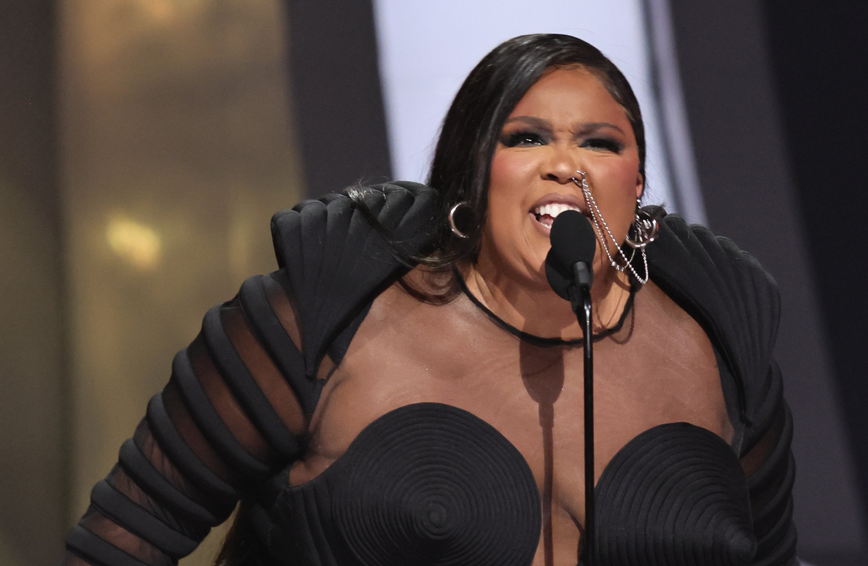 ‘Lemme make one thing very clear’: Lizzo clarifies VMAs ‘b*tches’ speech