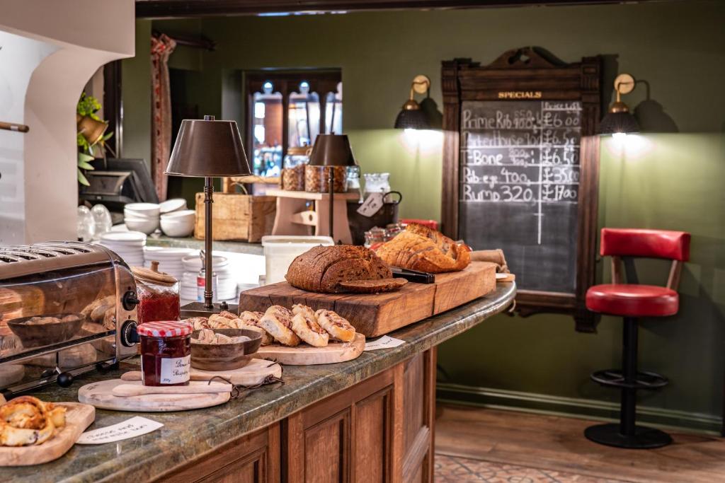 The mega fabulous breakfast spread at the Double Red Duke