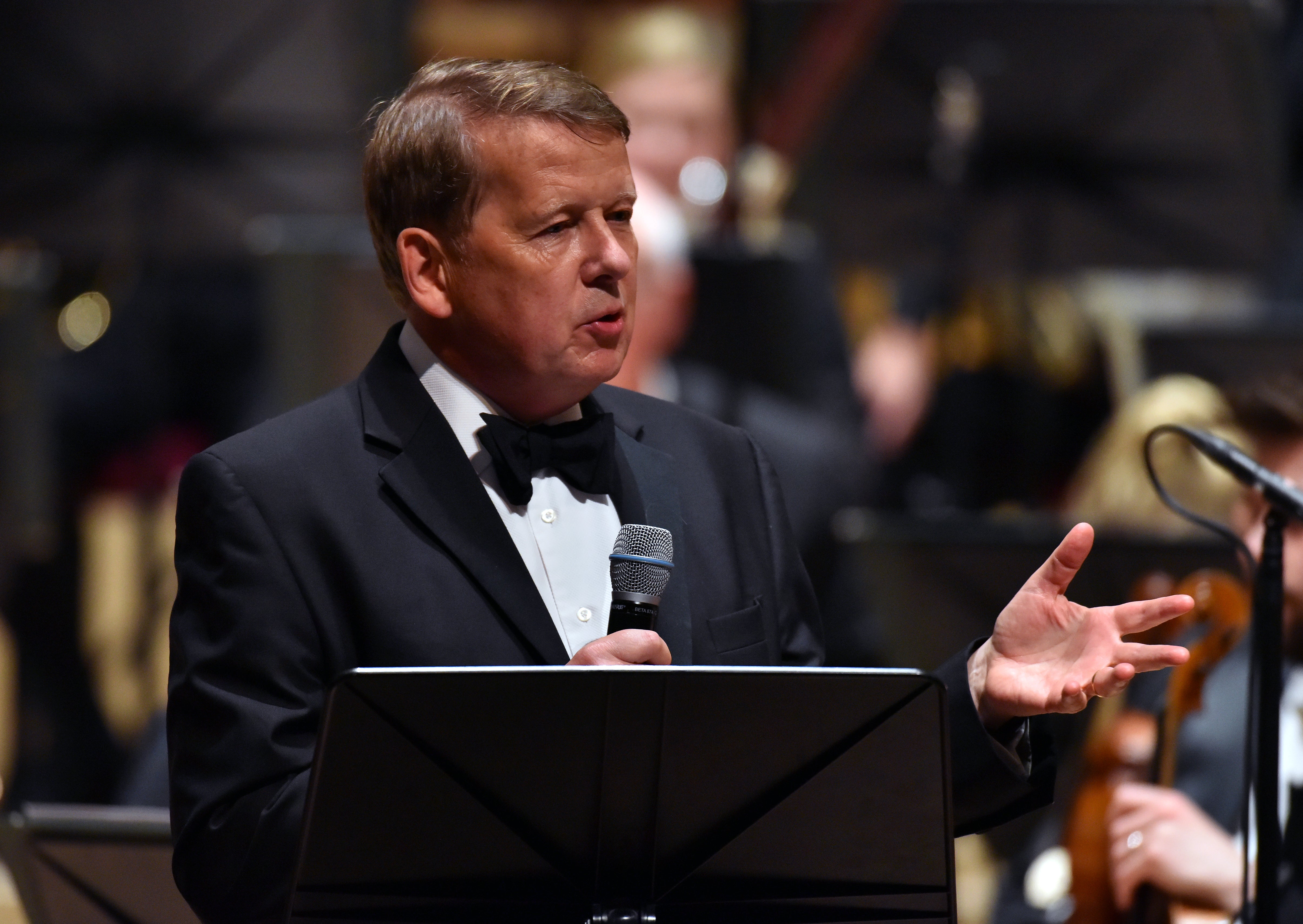 Bill Turnbull death: Former BBC Breakfast host dies aged 66 