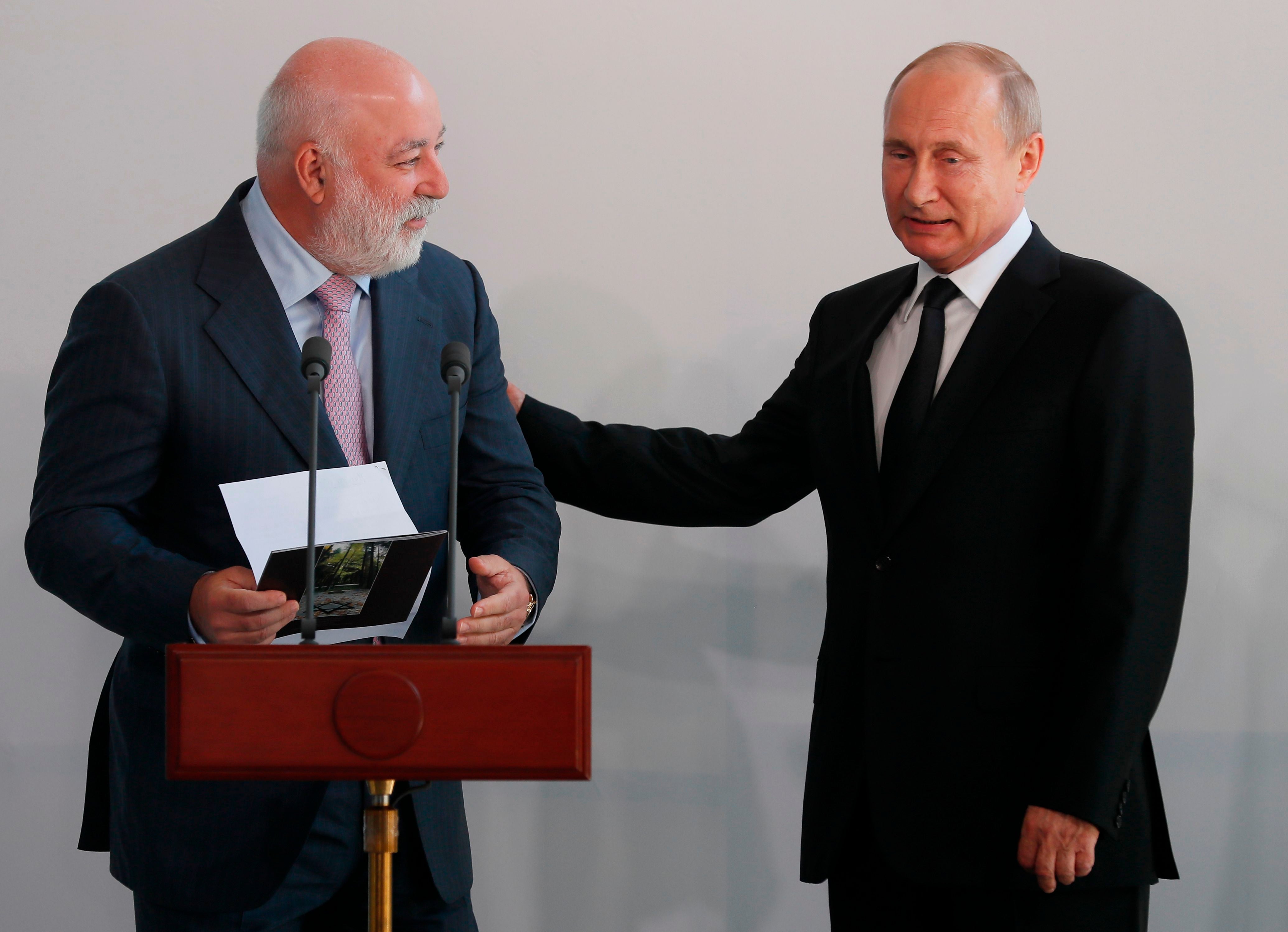 Viktor Vekselberg with Vladimir Putin in 2019