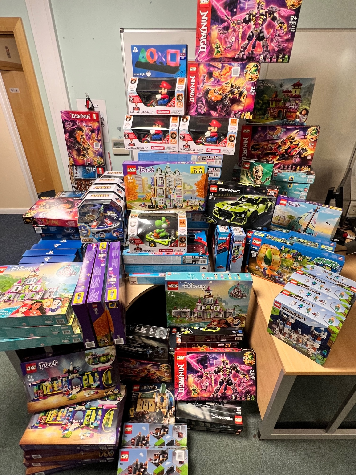 The £4,000 haul of Lego recovered by police (Nottinghamshire Police/PA)