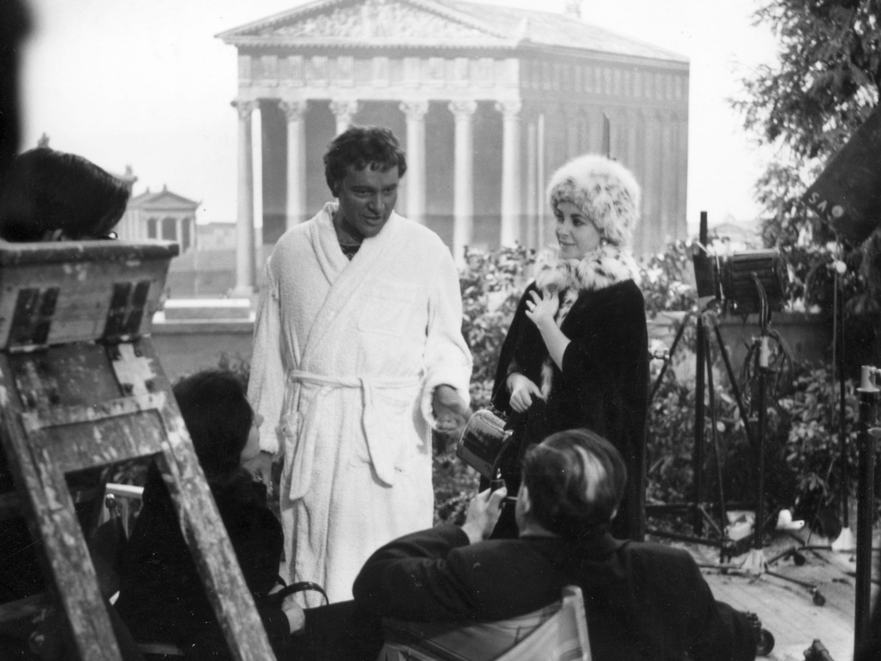 Richard Burton and Elizabeth Taylor titillated the world’s media with their romance during the shooting of 1963’s ‘Cleopatra’