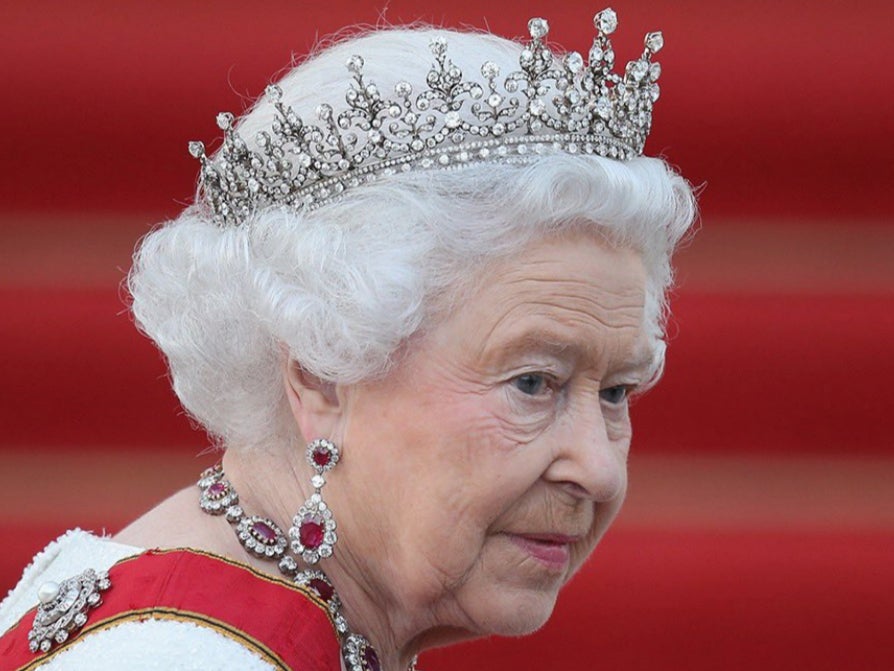 Tribute to the Queen booed by UFC fans as they chant ‘USA’ at Las Vegas event 