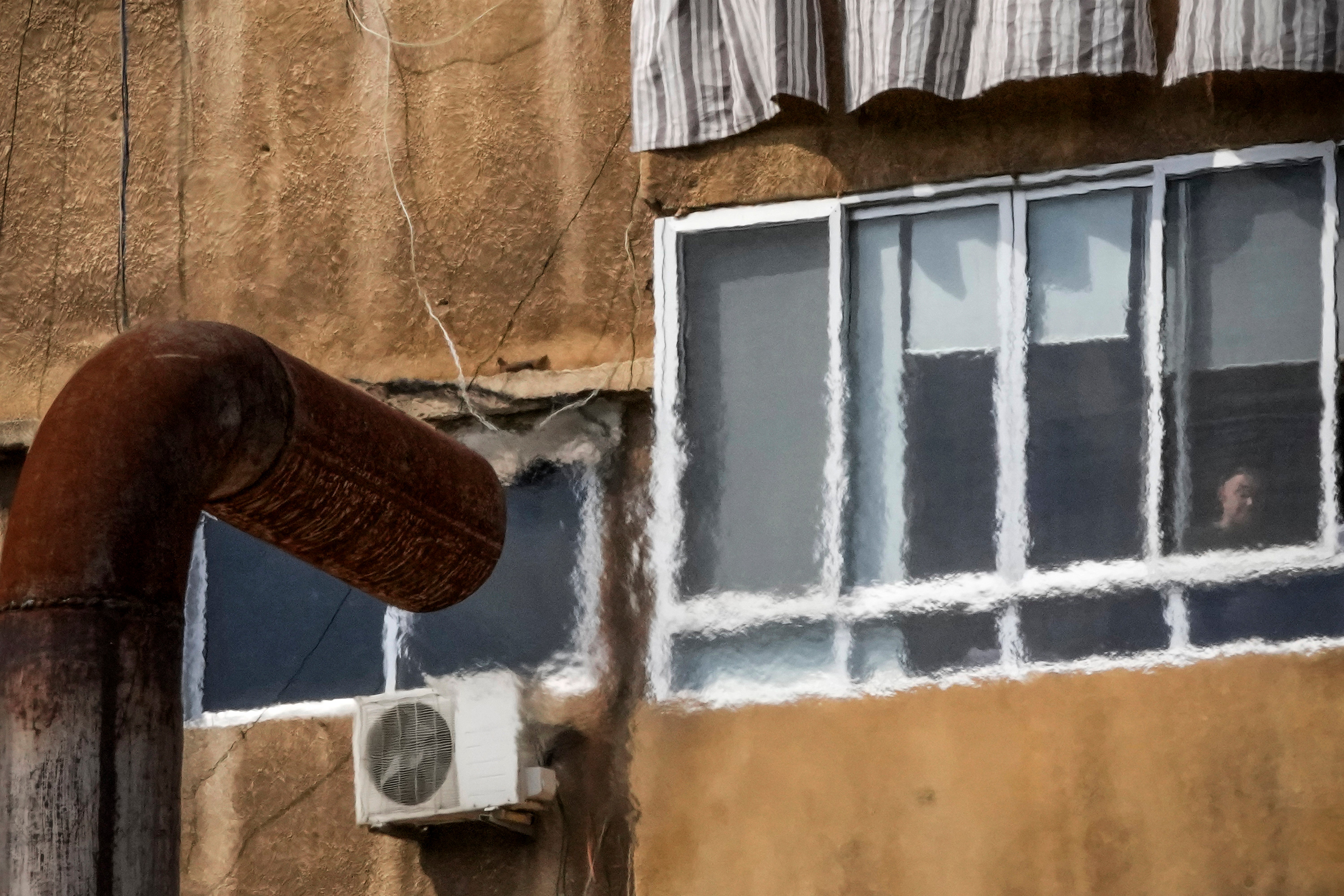 Mideast Running on Generators