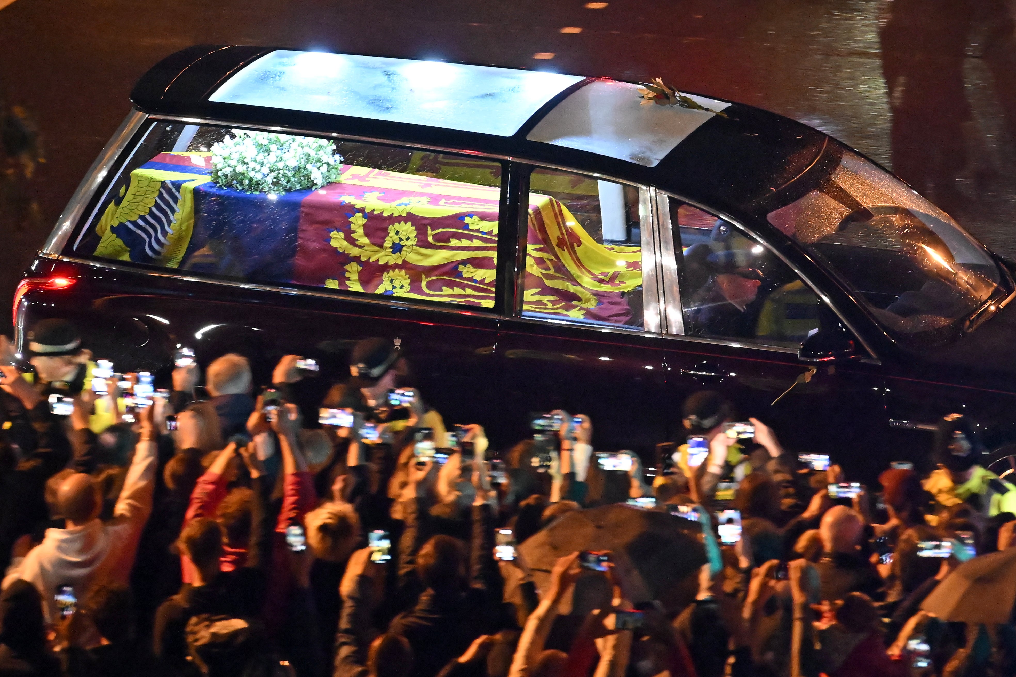 The hearse carrying the coffin of Queen Elizabeth II passes Wellington Arch