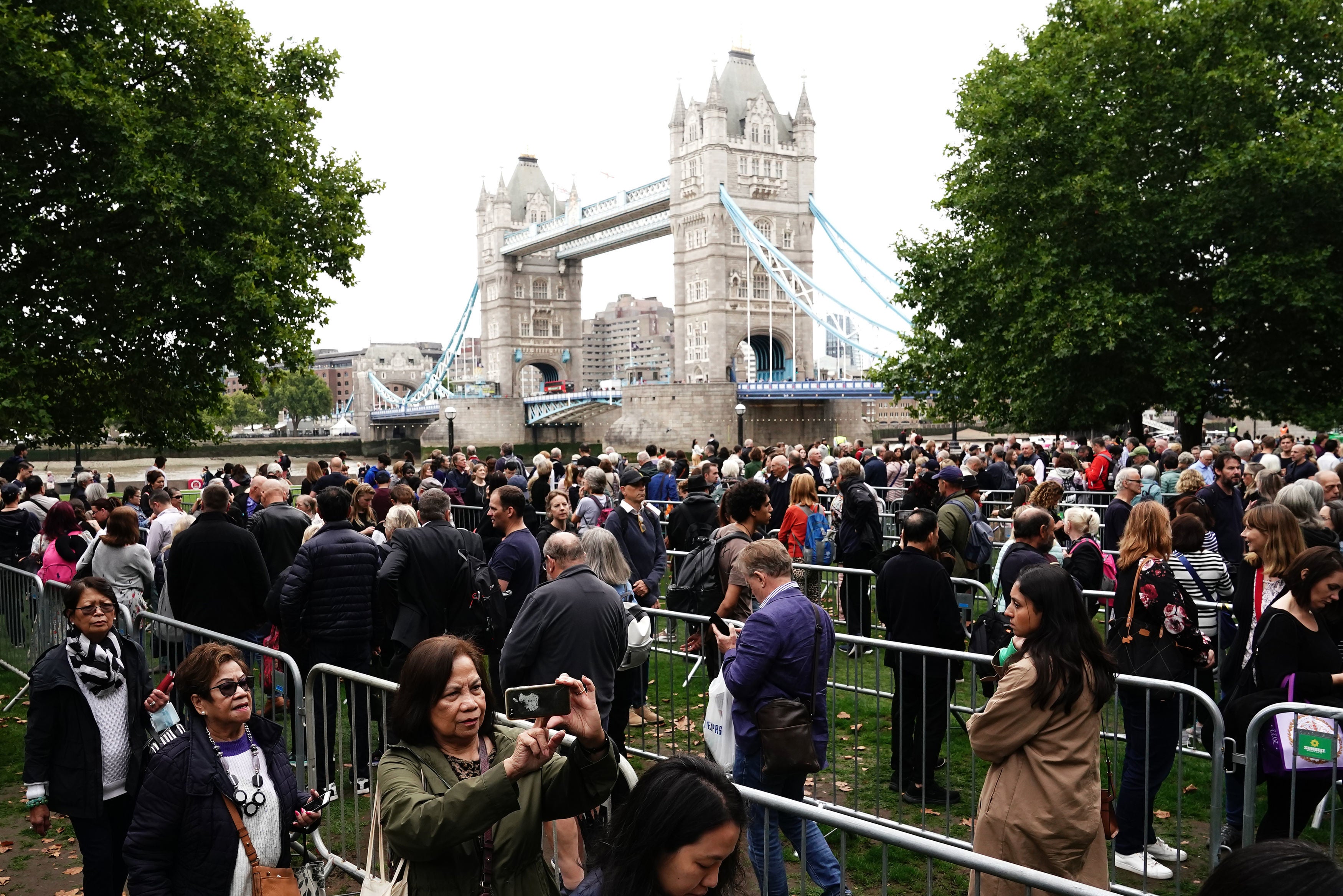 Queen queue — latest: Line to see coffin 4 miles long as King Charles has day of rest