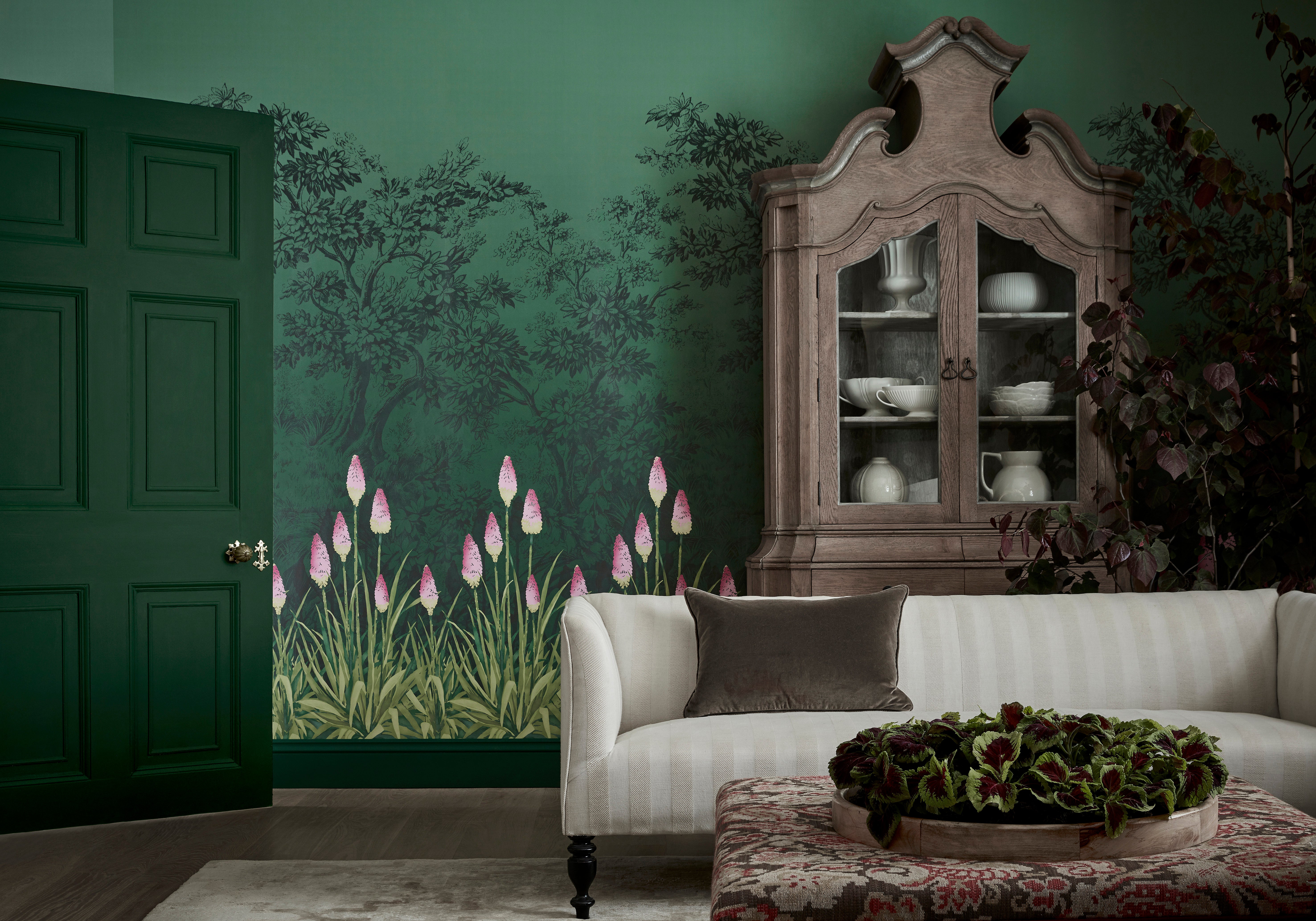 Bring the outdoors in with foliage wallpaper