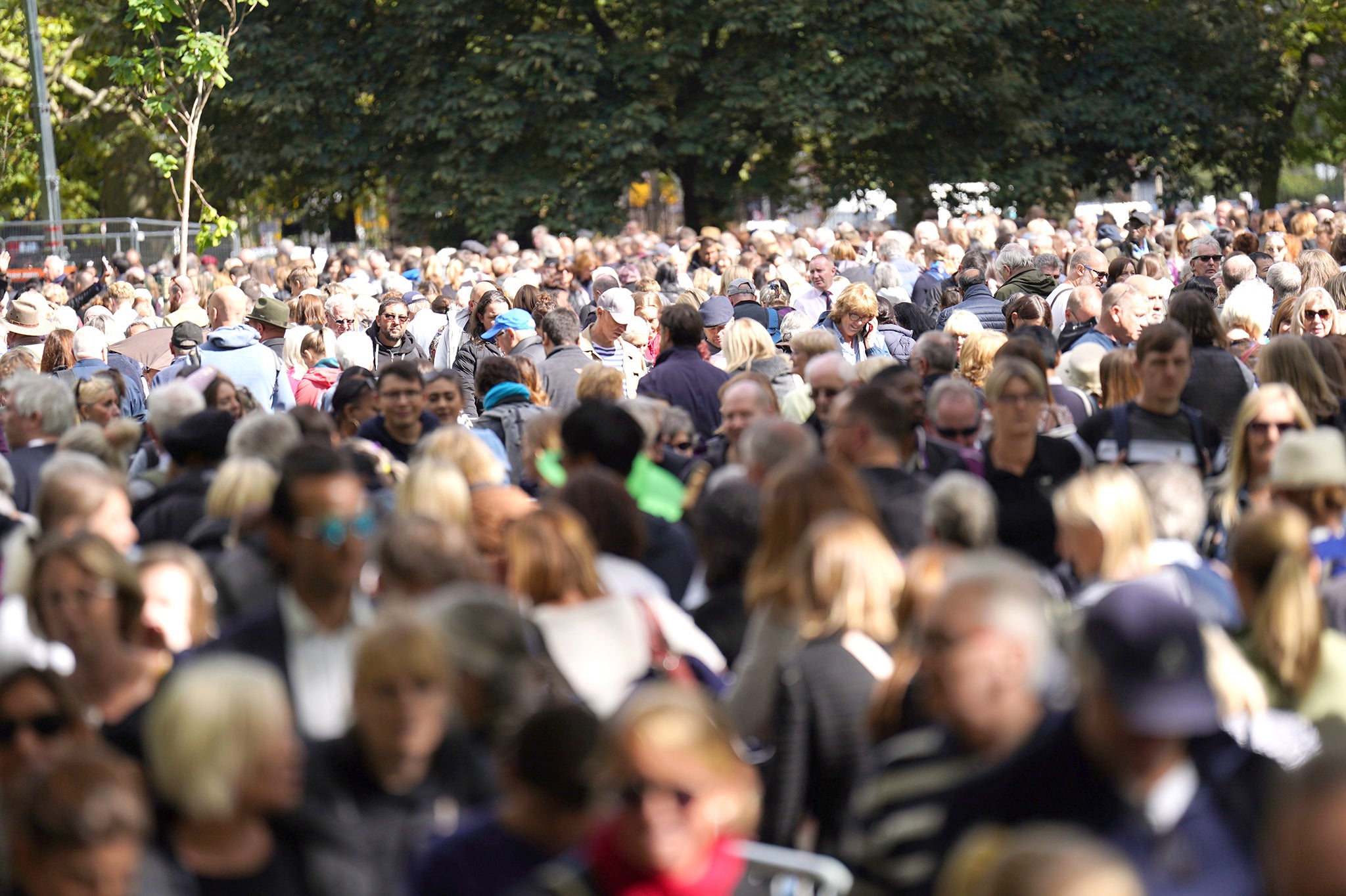 The queue to see the Queen lying in state at Westminster was paused temporarily at around 11am on Friday