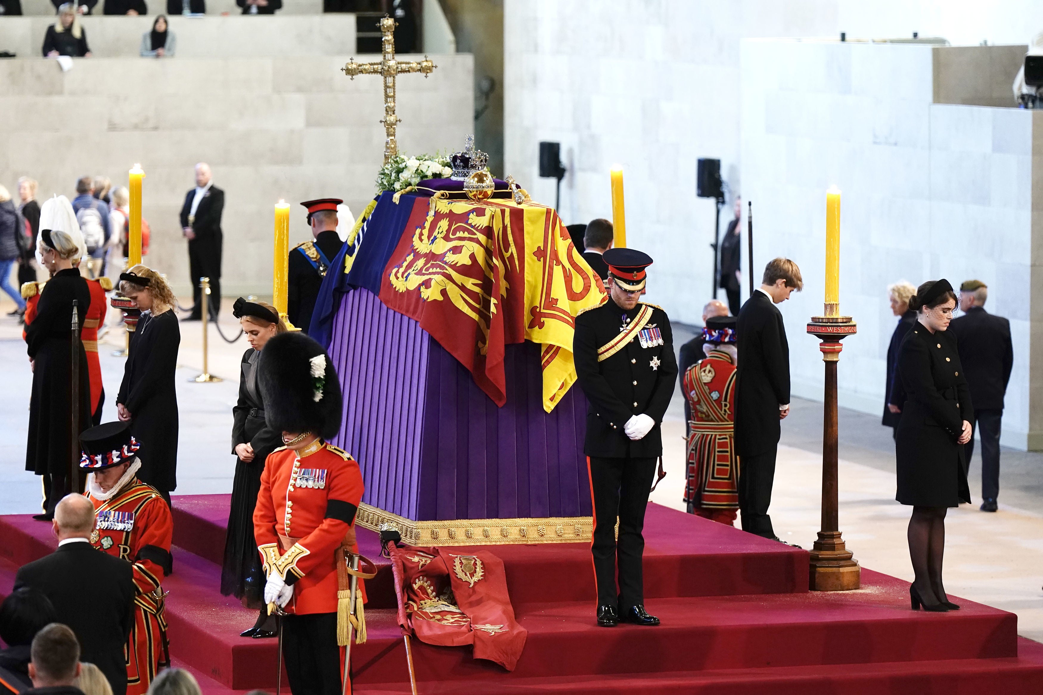 Zara Tindall, Lady Louise, Princess Beatrice, the Prince of Wales, the Duke of Sussex, Princess Eugenie, Viscount Severn and Peter Phillips hold a vigil beside the coffin of their grandmother