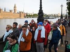 Queen funeral – latest: Mourners warned ‘do not set off’ to join queue to see coffin