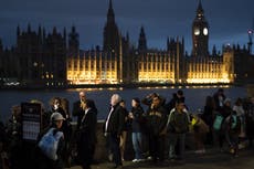 Queue to Queen’s lying in state closes to public after four long days