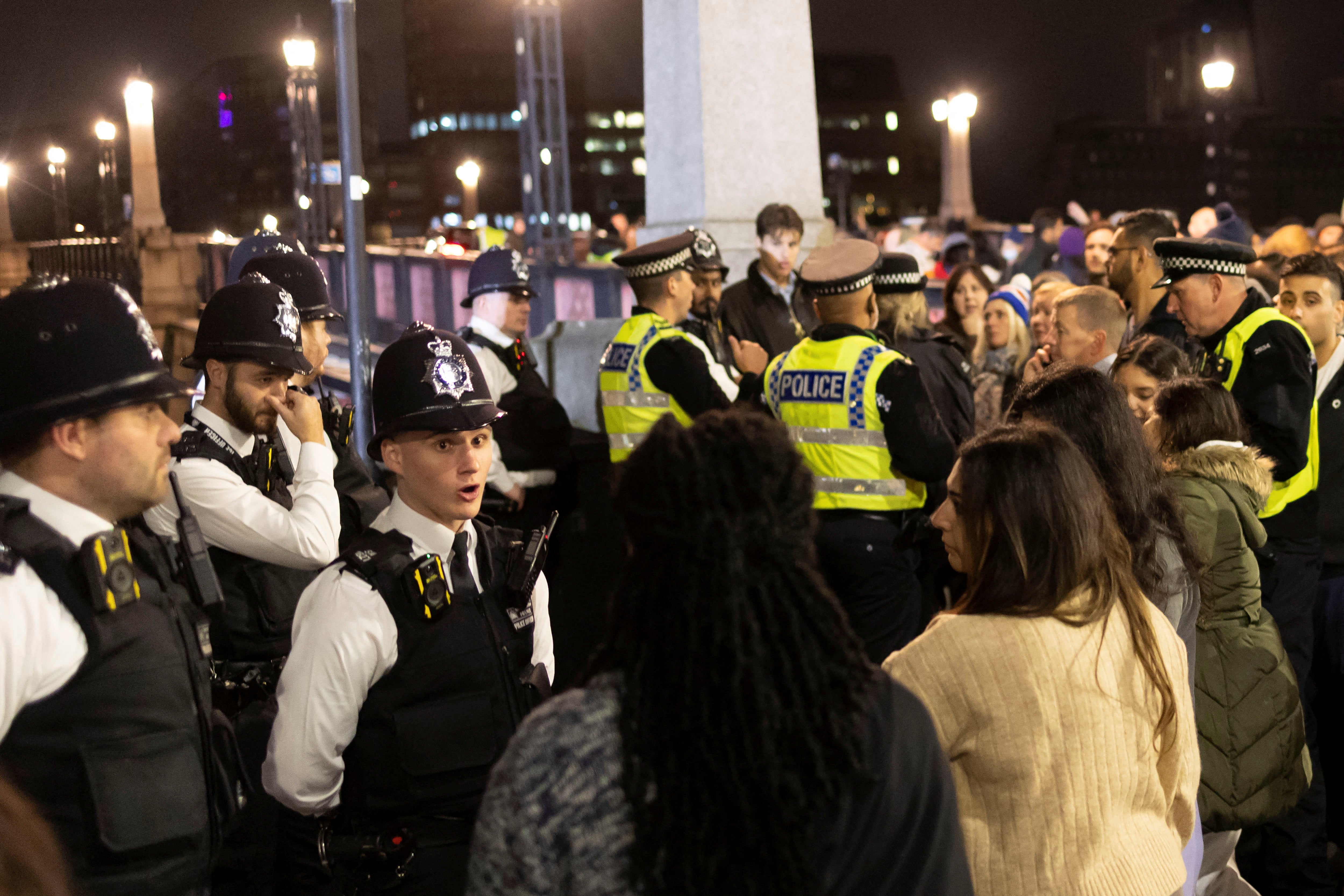 Mourners argue with police outside queue to see Queen lying in state