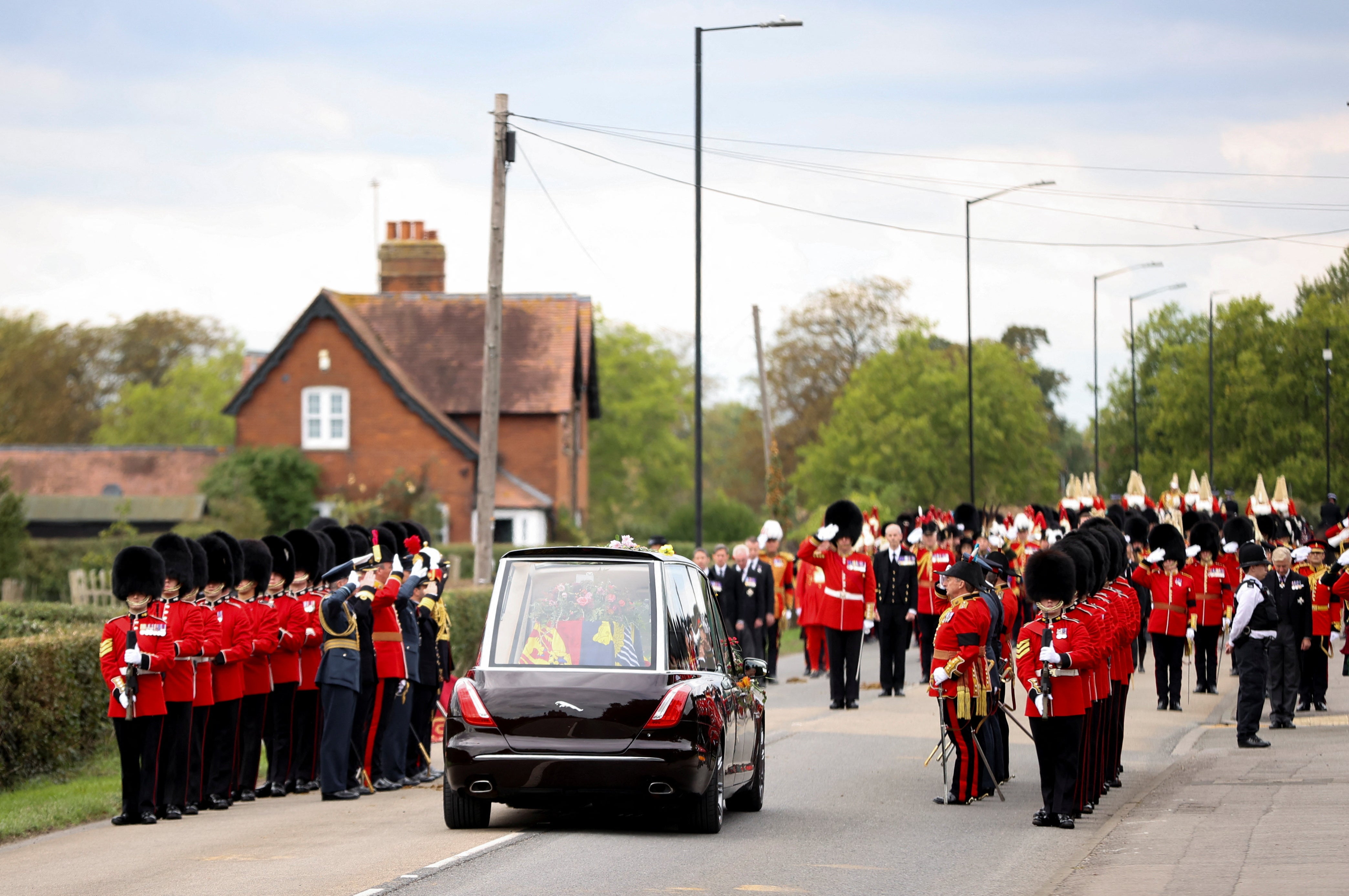 The royal hearse reaches Windsor