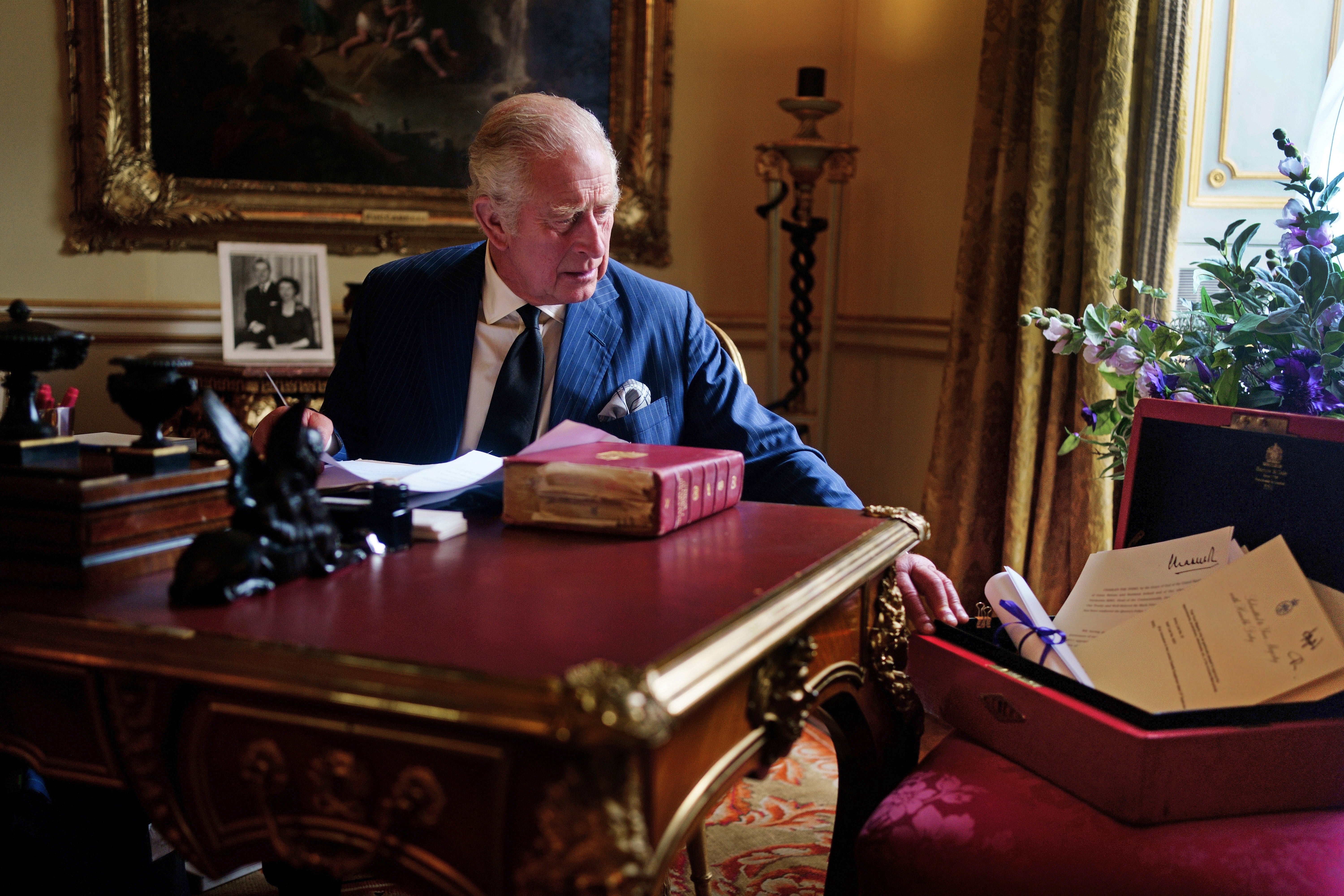 The King with his red box in Buckingham Palace