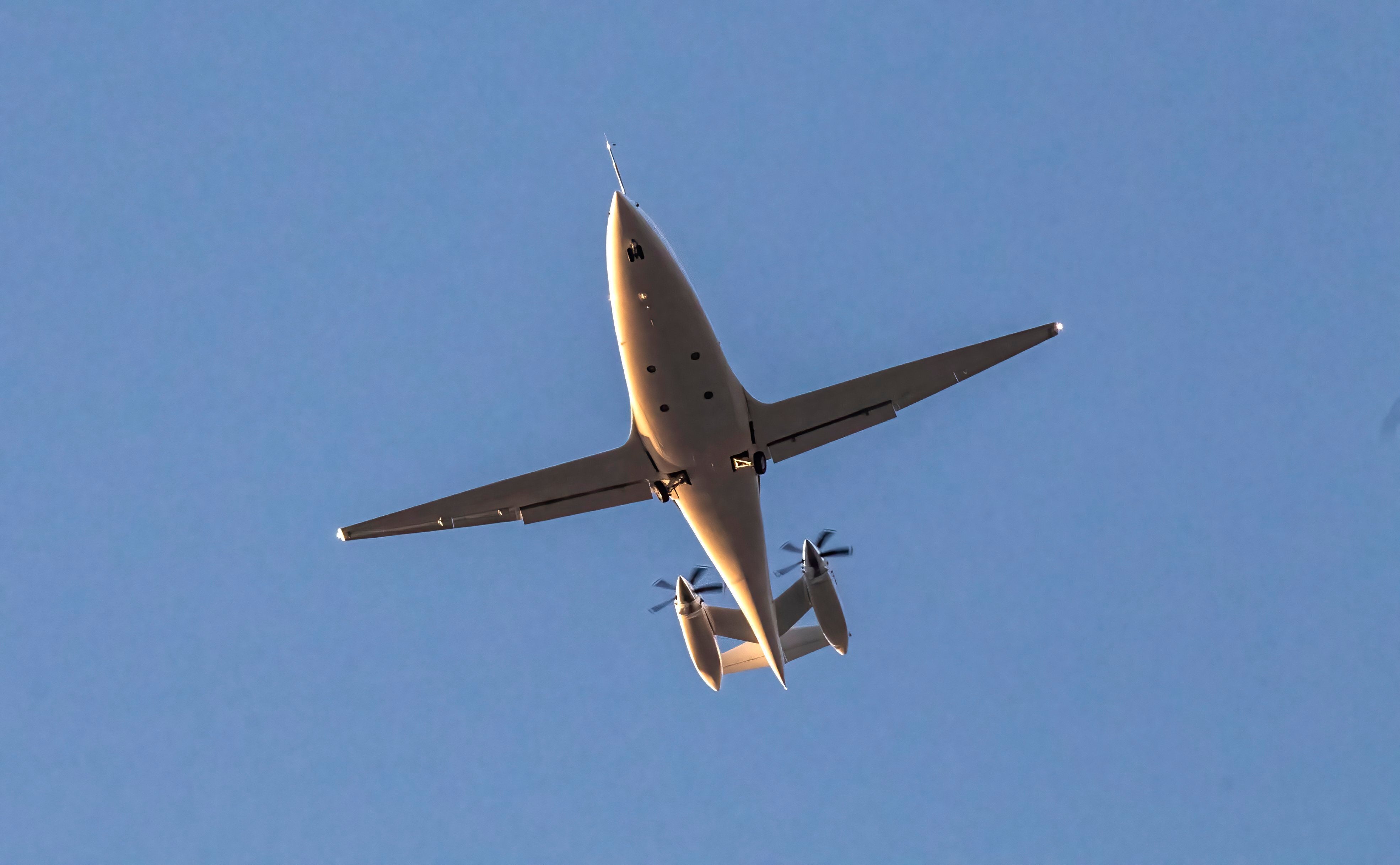 Electric-Airplane-First-Flight