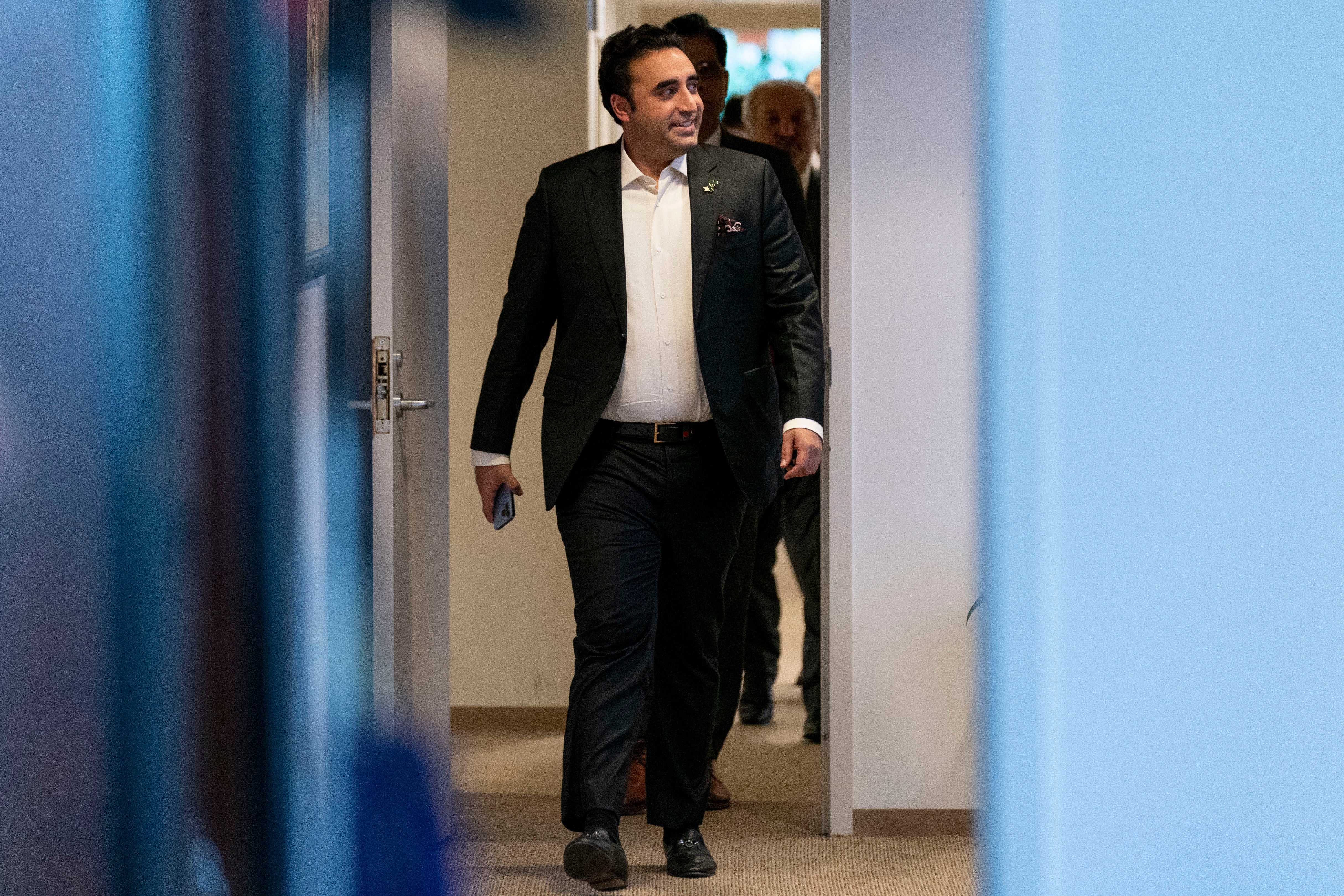 Top Pakistan diplomat urges flood aid, patience with Taliban