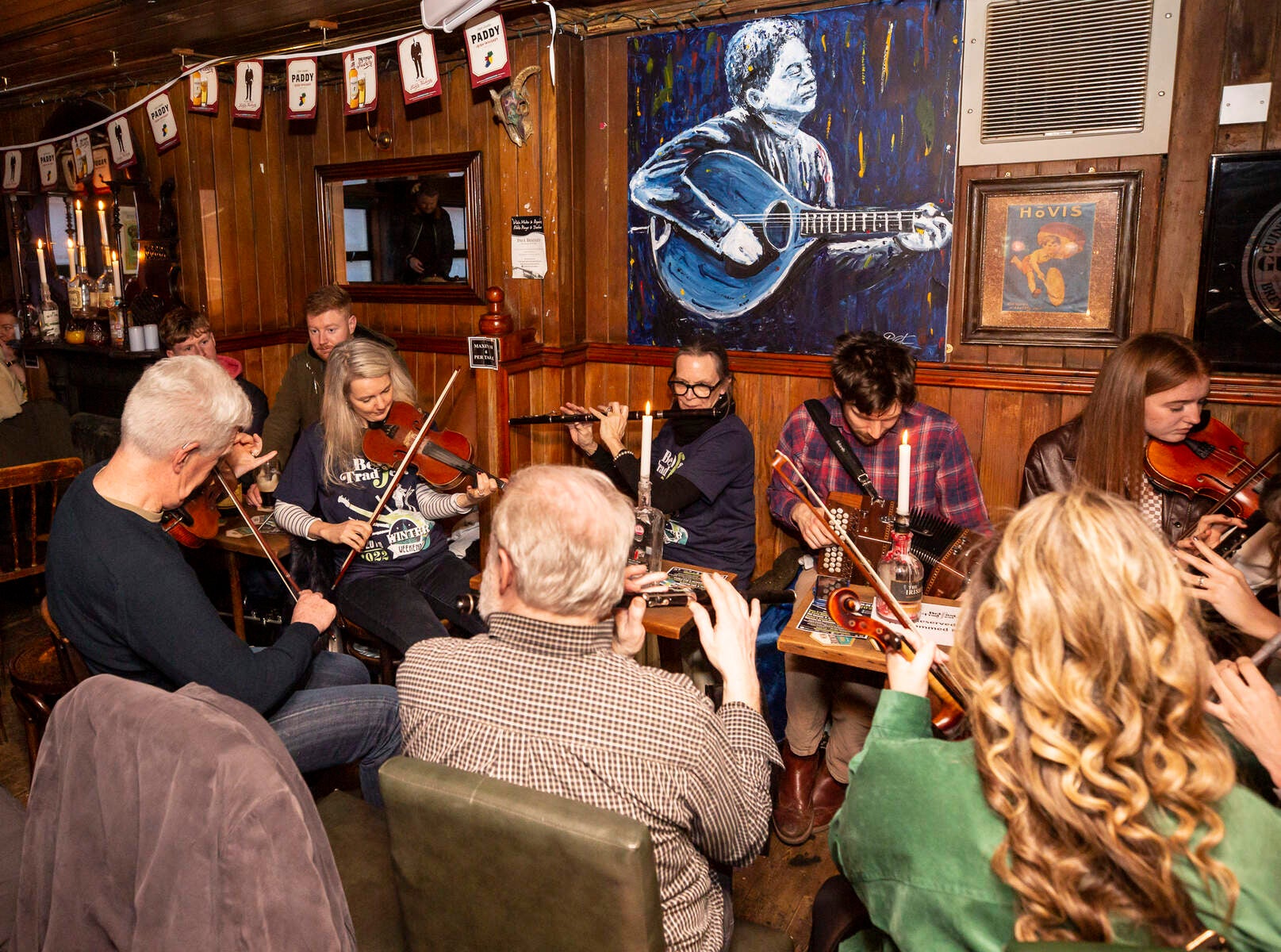 Traditional Irish music at Maddens Bar