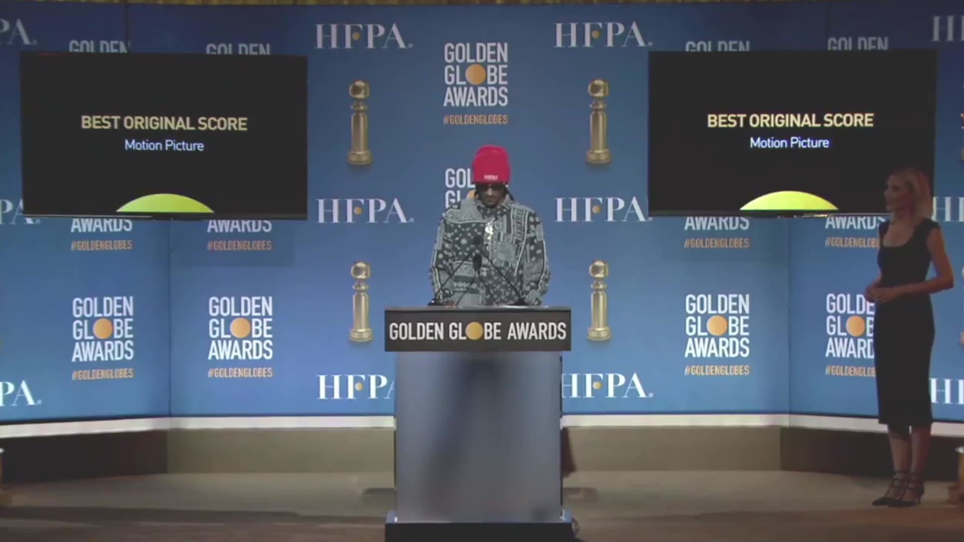 Snoop Dogg mispronounces actor's and director's names during Golden Globes nominations