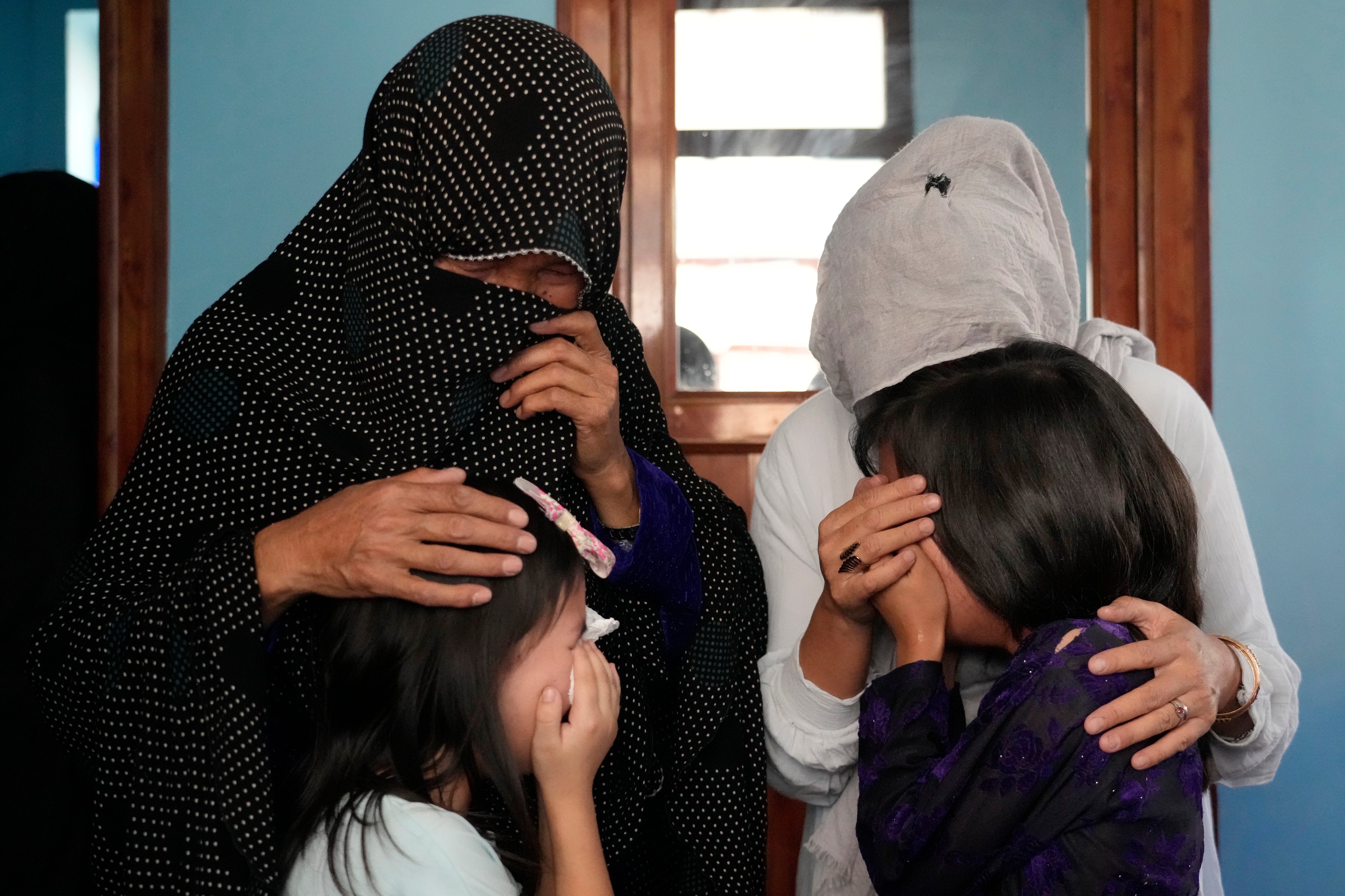 Suicide bomber strikes Kabul education center, killing 19