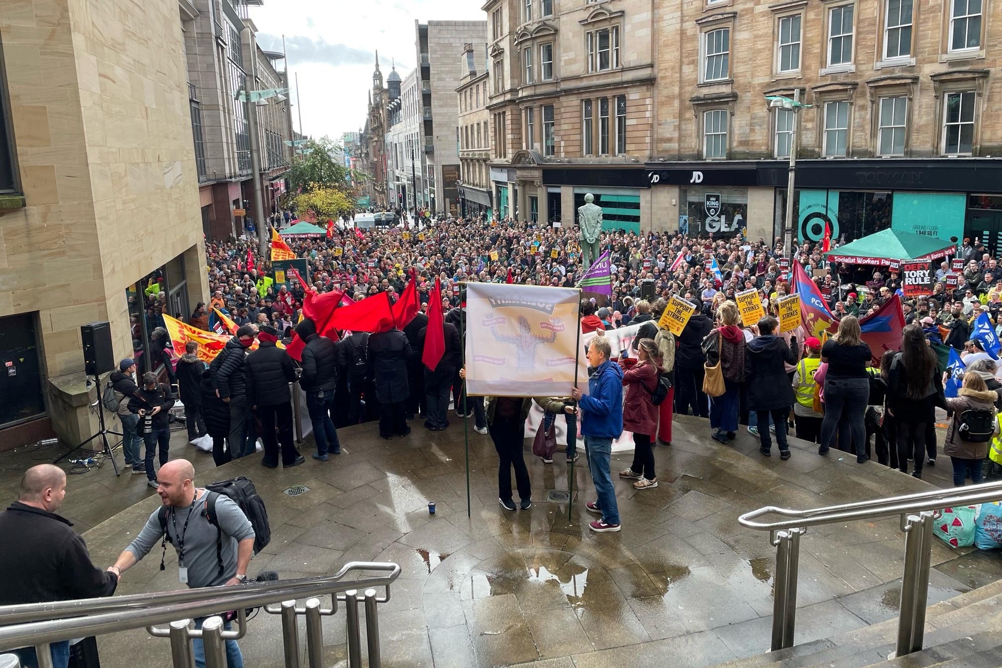 Thousands gathered on the steps at Buchanan Galleries to protest against the rising cost of living in Glasgow on Saturday