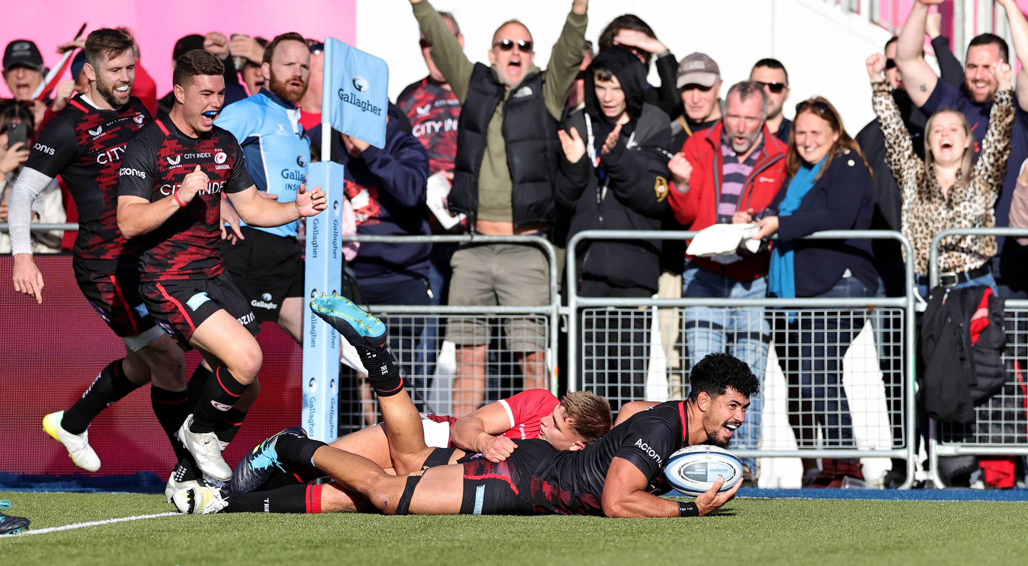 Theo McFarland scored in the second half for Saracens