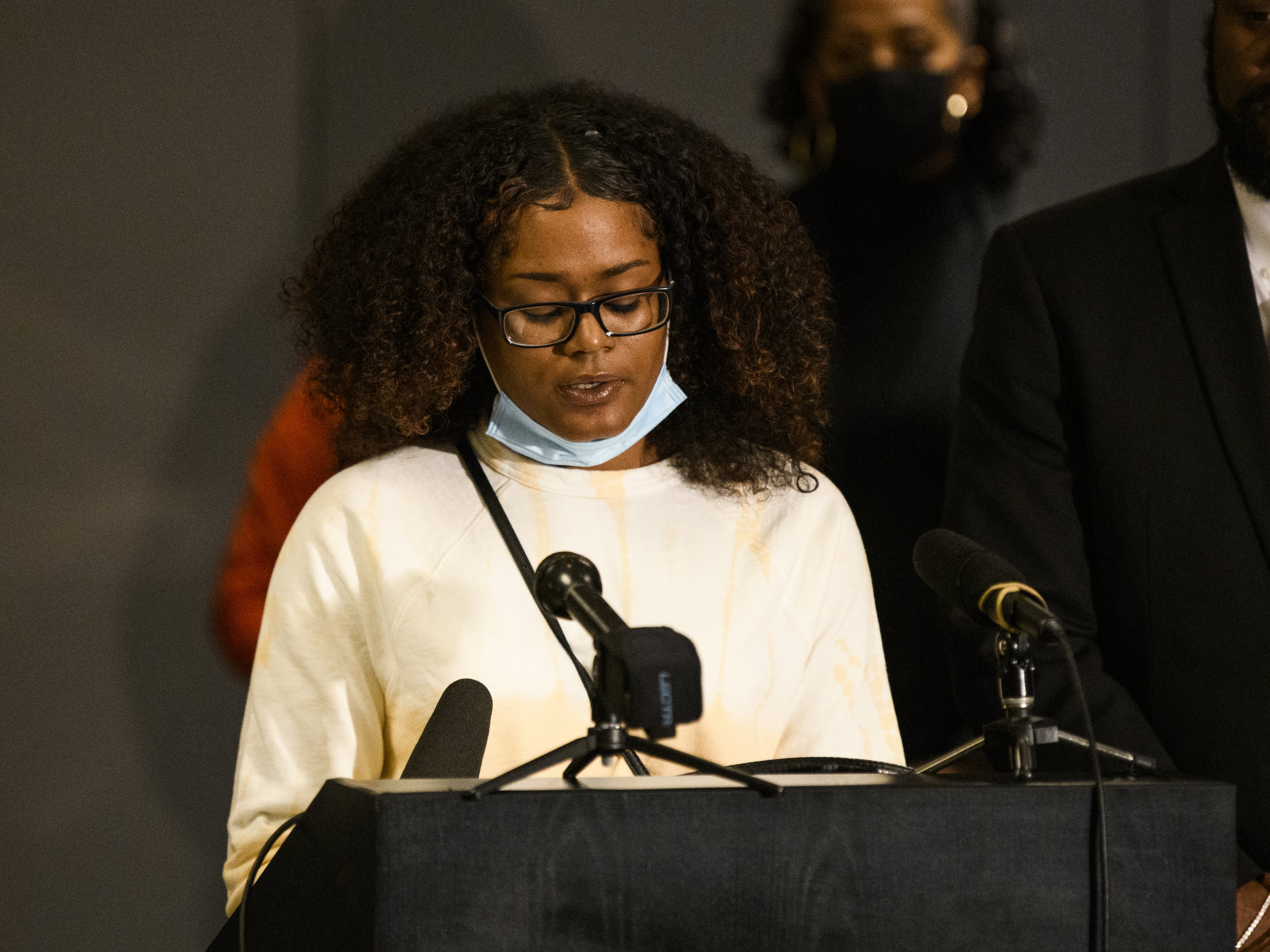 Chyna Whitaker, mother of Daunte Wright Jr., reads a letter to Daunte Wright during a press conference on April 23, 2021 in Minneapolis, Minnesota