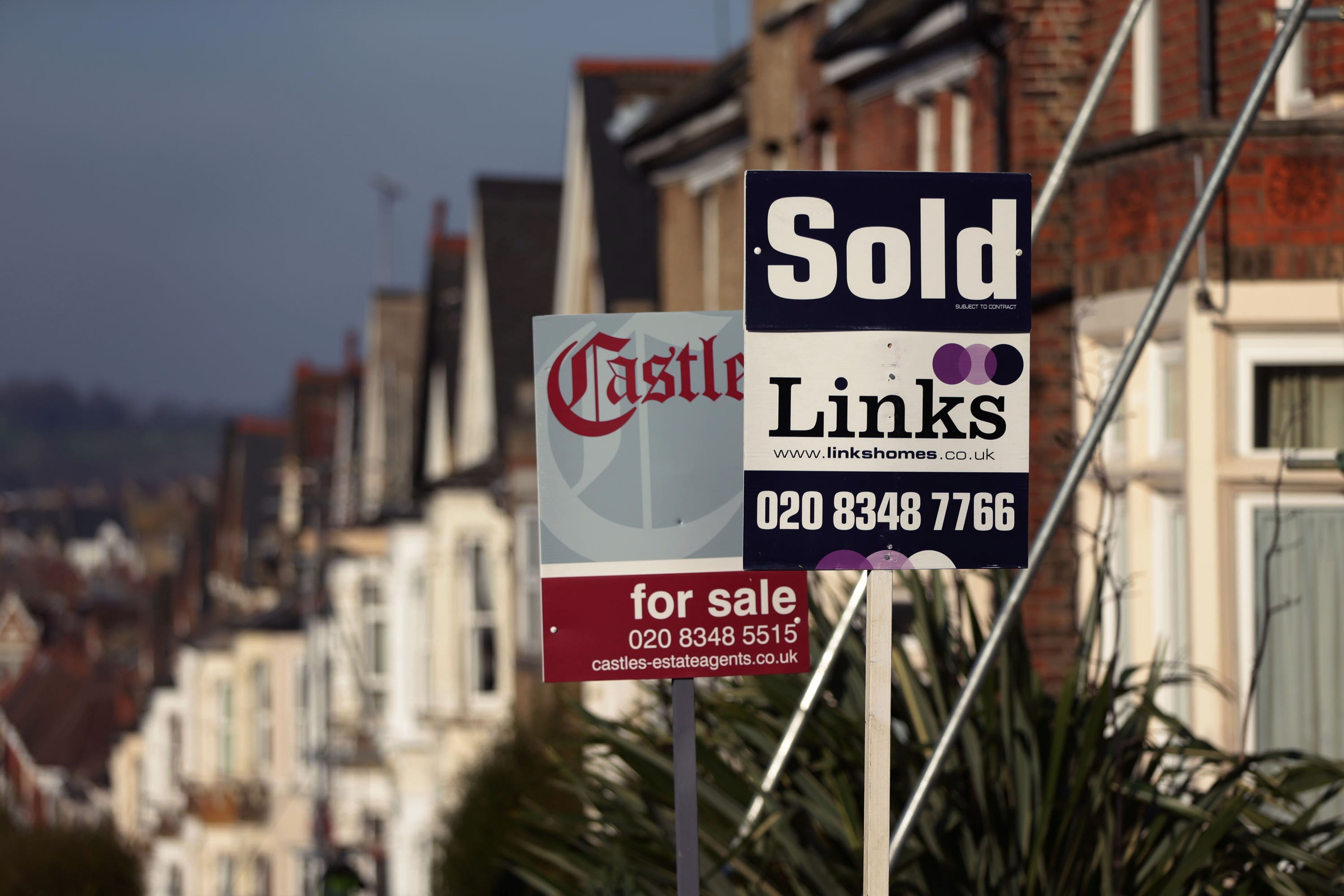 The average two-year fixed-rate mortgage on the market has breached 6% for the first time since 2008 (Yui Mok/PA)