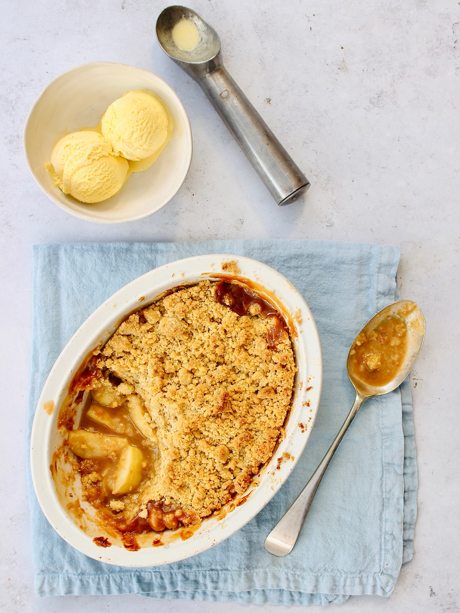 The only thing better than toffee apples – toffee apple crumble