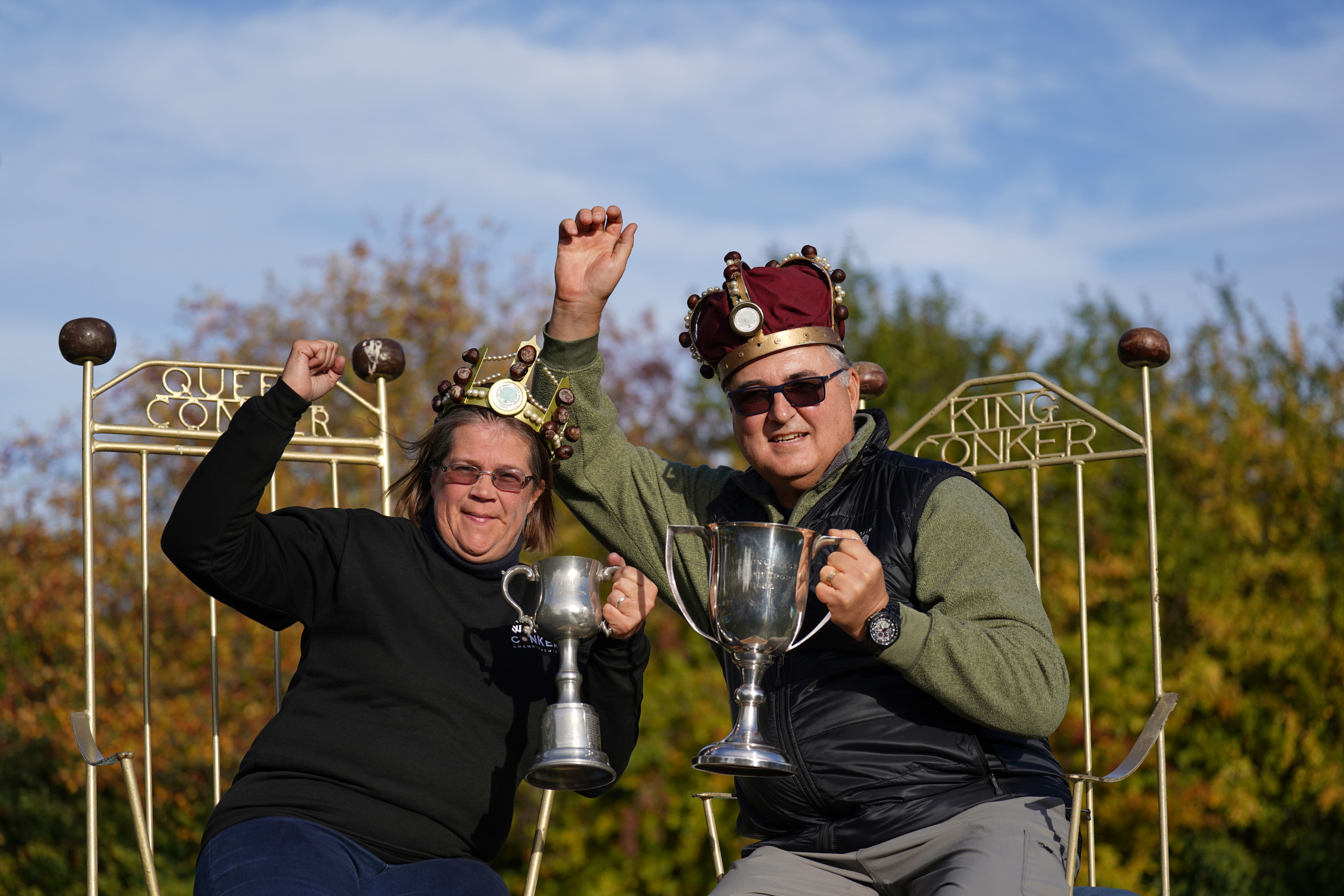 Women’s champion Fee Aylmore and men’s champion Randy Topolinski (Joe Giddens/PA)