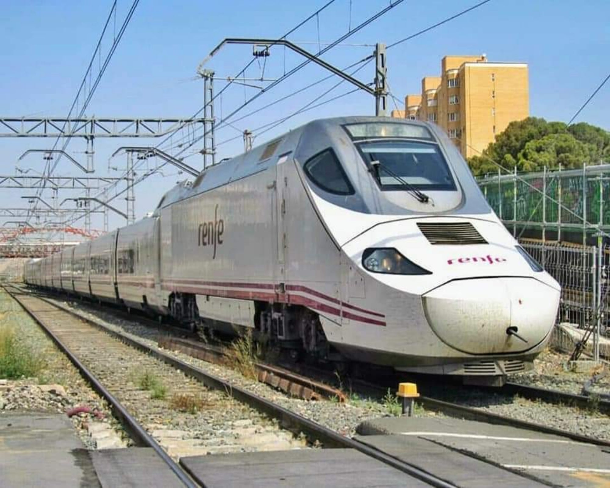 <p>The scheme offers free travel on journeys operated by state-owned Renfe </p>