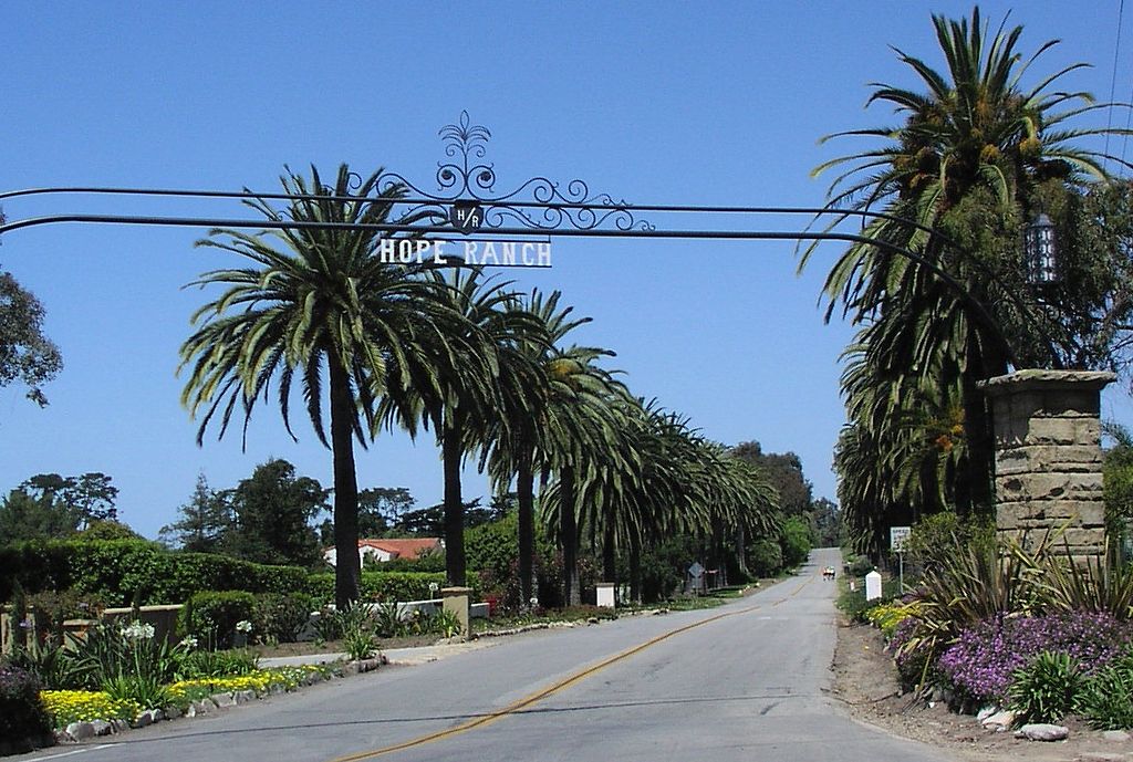 The eastern entrance to Hope Ranch